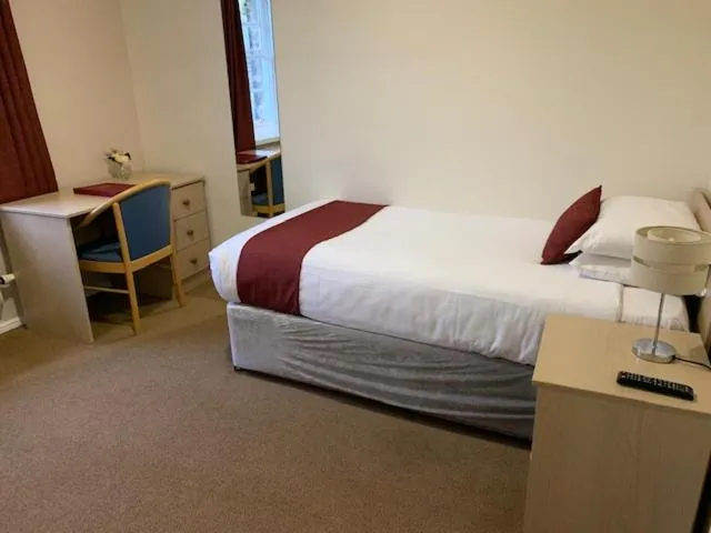Bedroom, Bed in Hinsley Hall