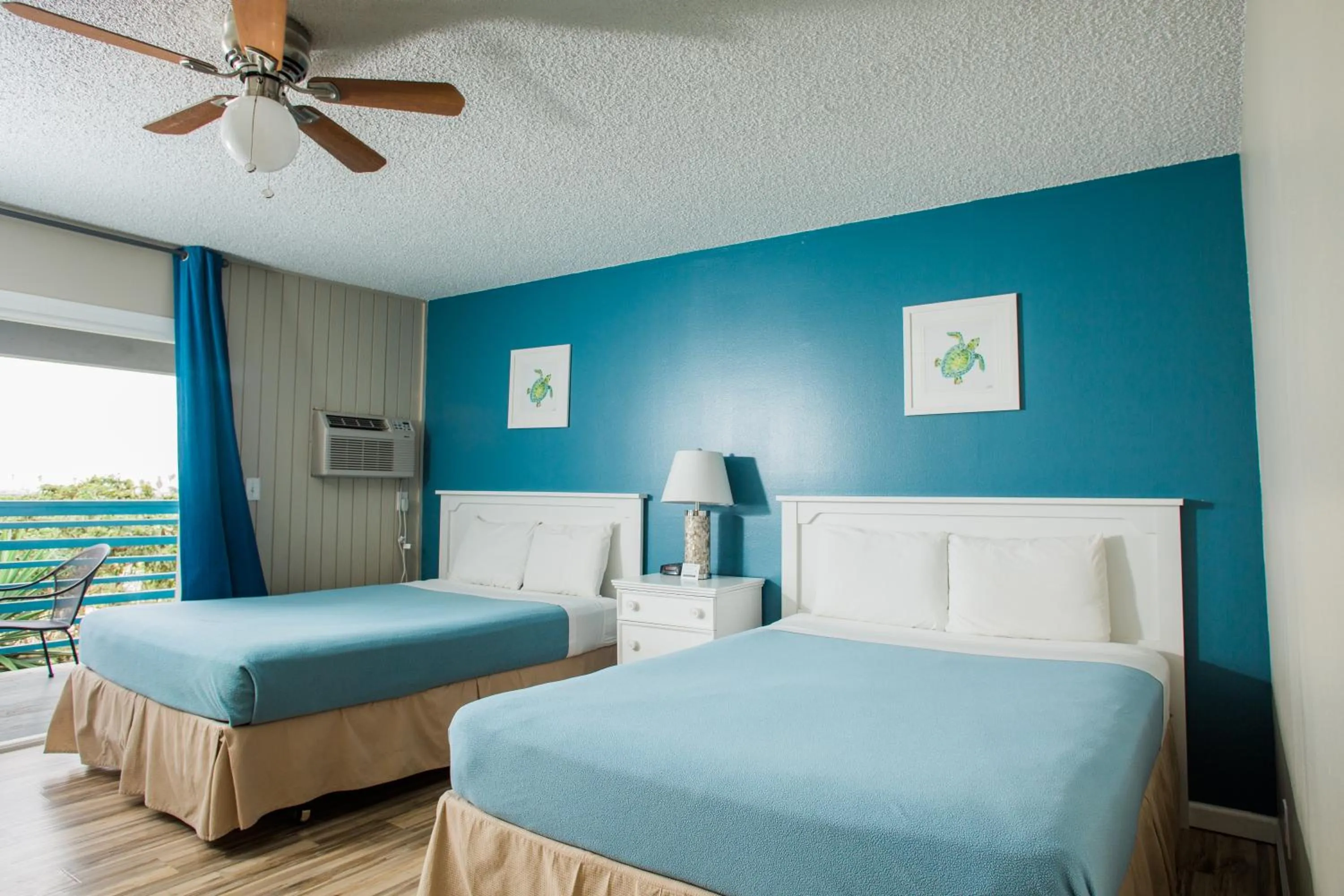 Photo of the whole room, Bed in Ocean Villa Inn