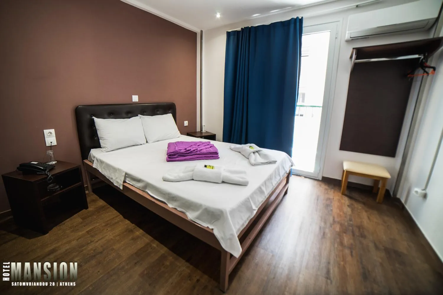 Bed in Mansion Hotel