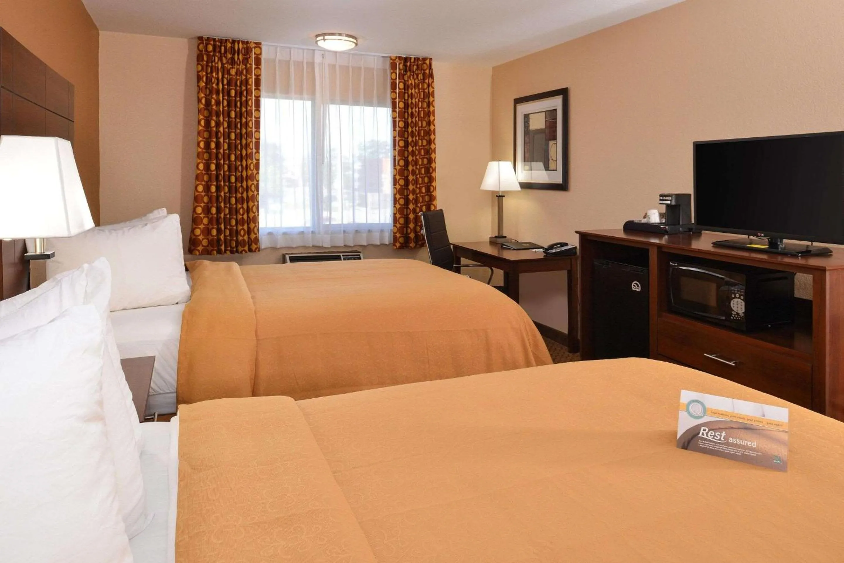 Photo of the whole room, Bed in Quality Inn Appleton West