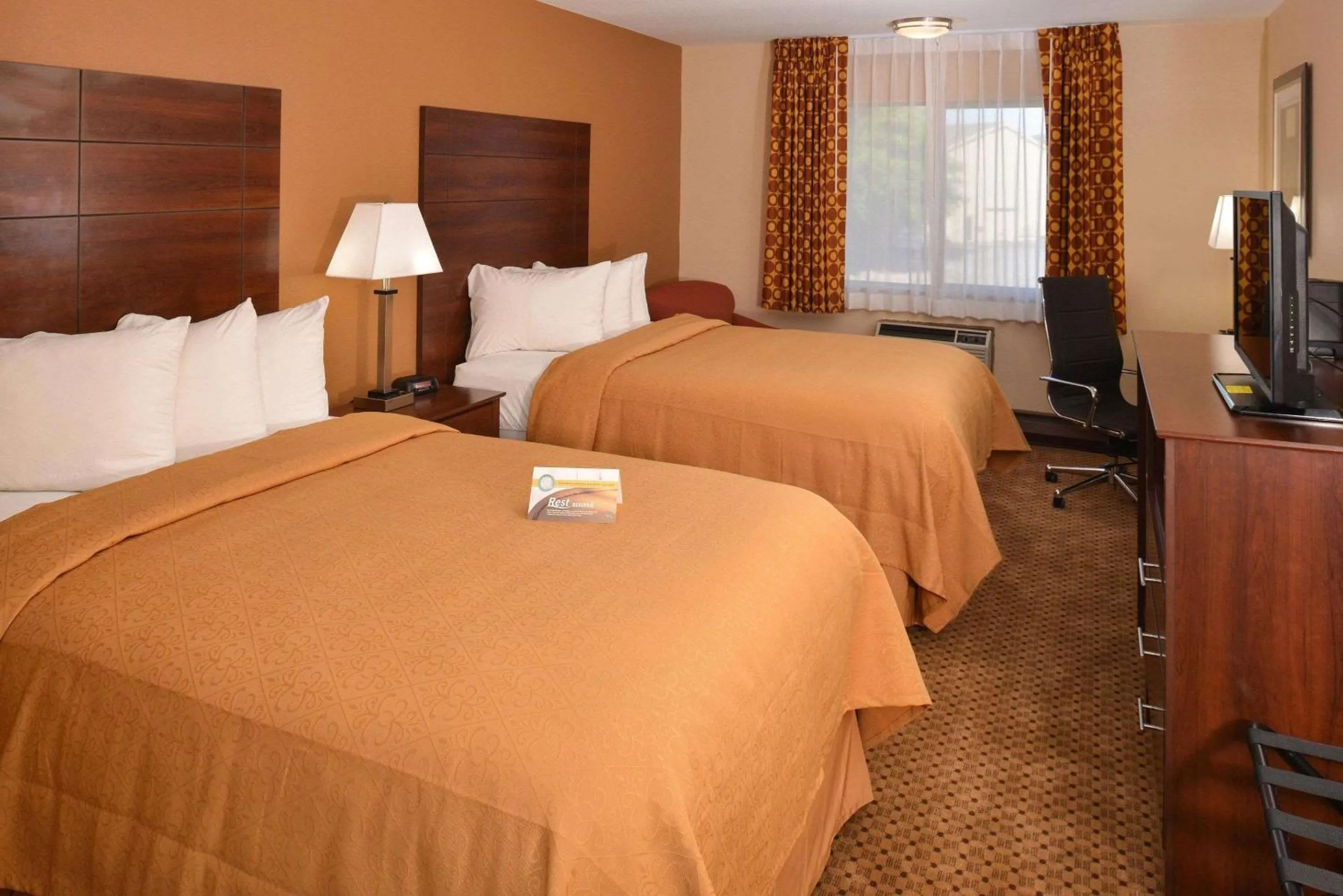 Photo of the whole room, Bed in Quality Inn Appleton West