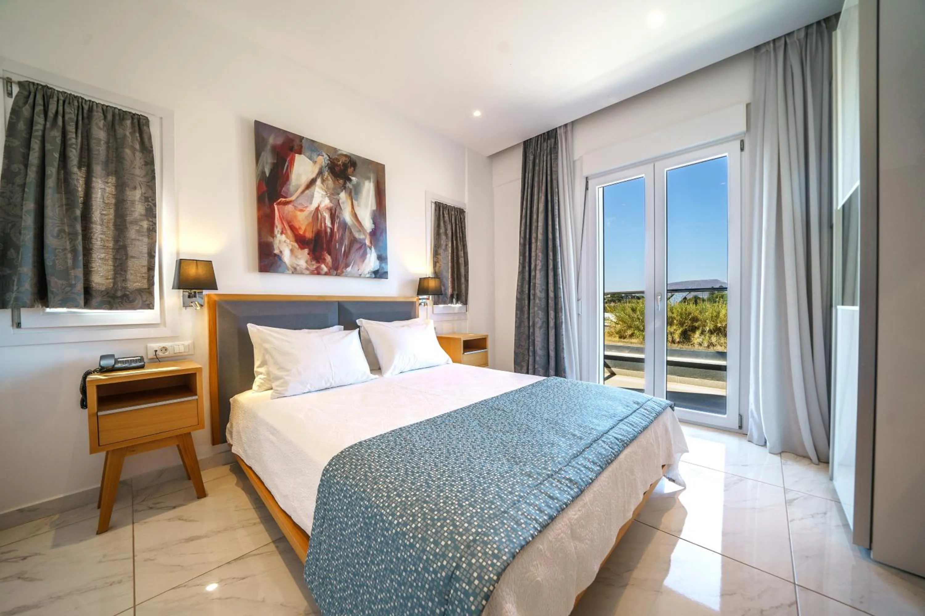 Bedroom, Bed in Elysian Suites