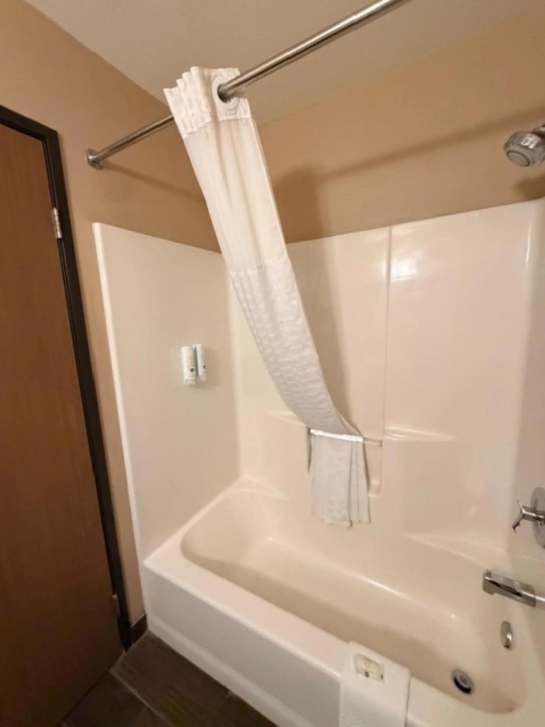 Bath in Quality Inn Zion Park Area