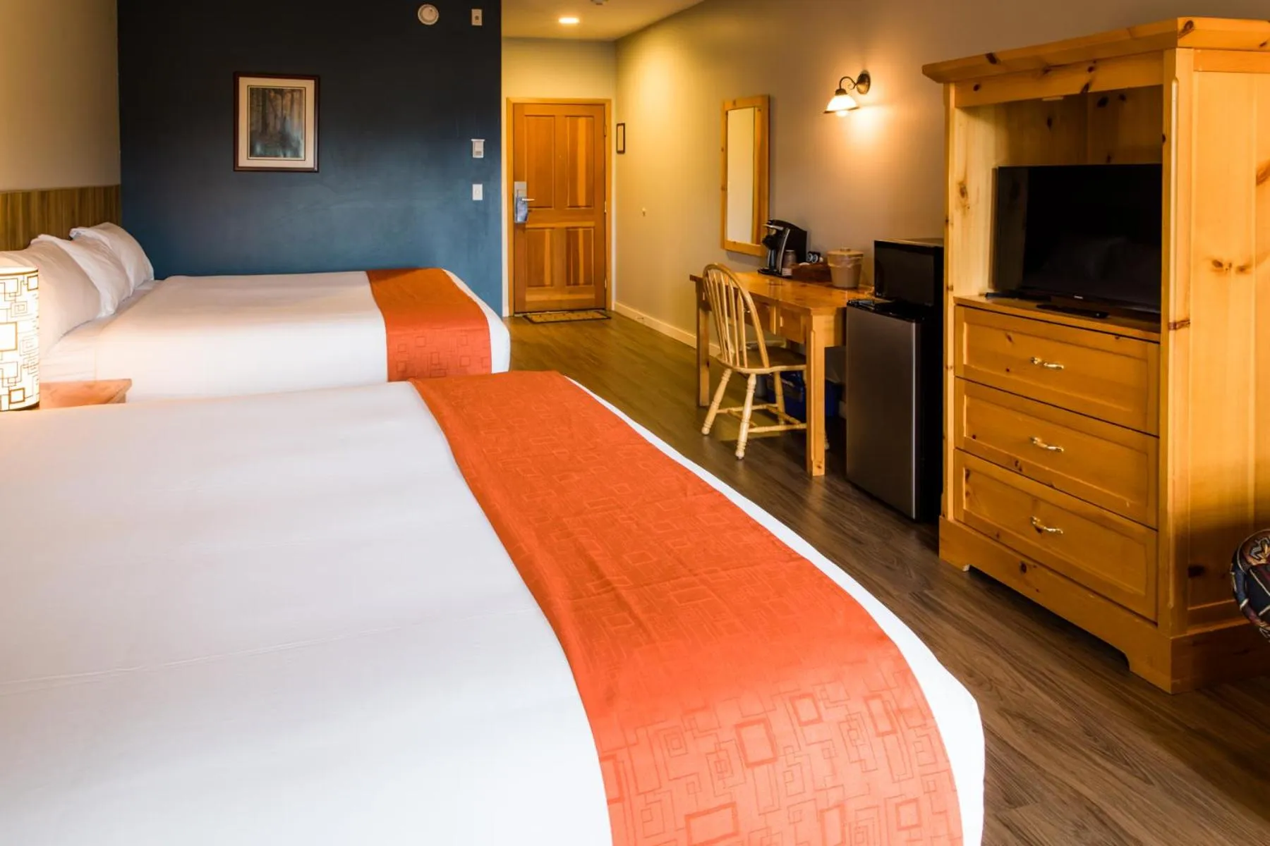 Bed in Glacier House Hotel & Resort