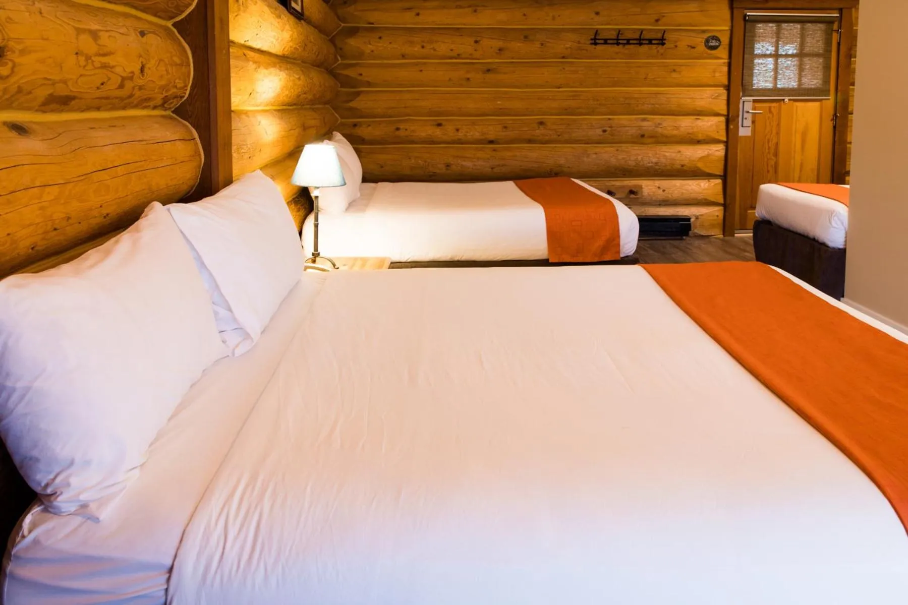 Bed in Glacier House Hotel & Resort