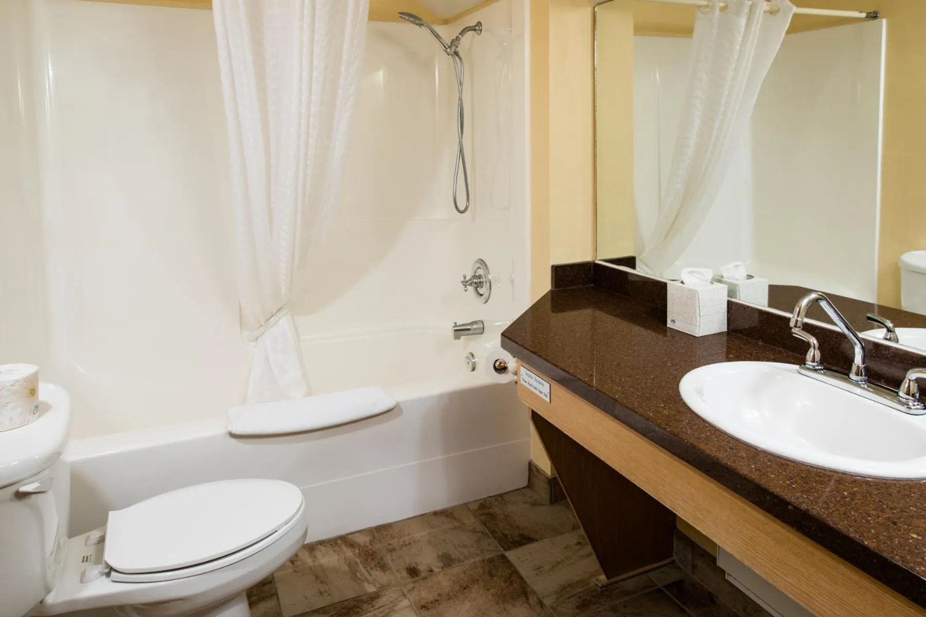 Glacier House Hotel & Resort