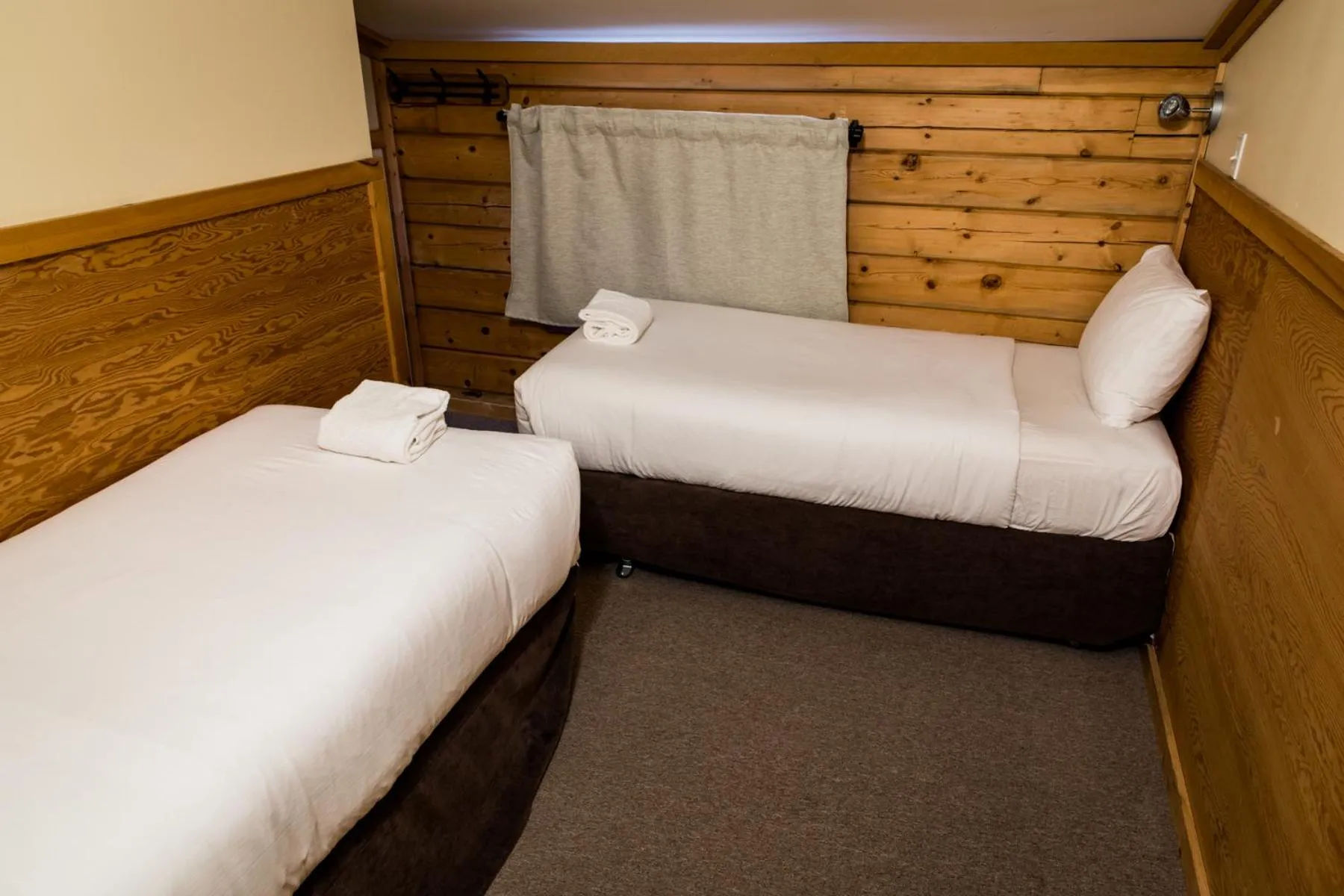 Bed in Glacier House Hotel & Resort