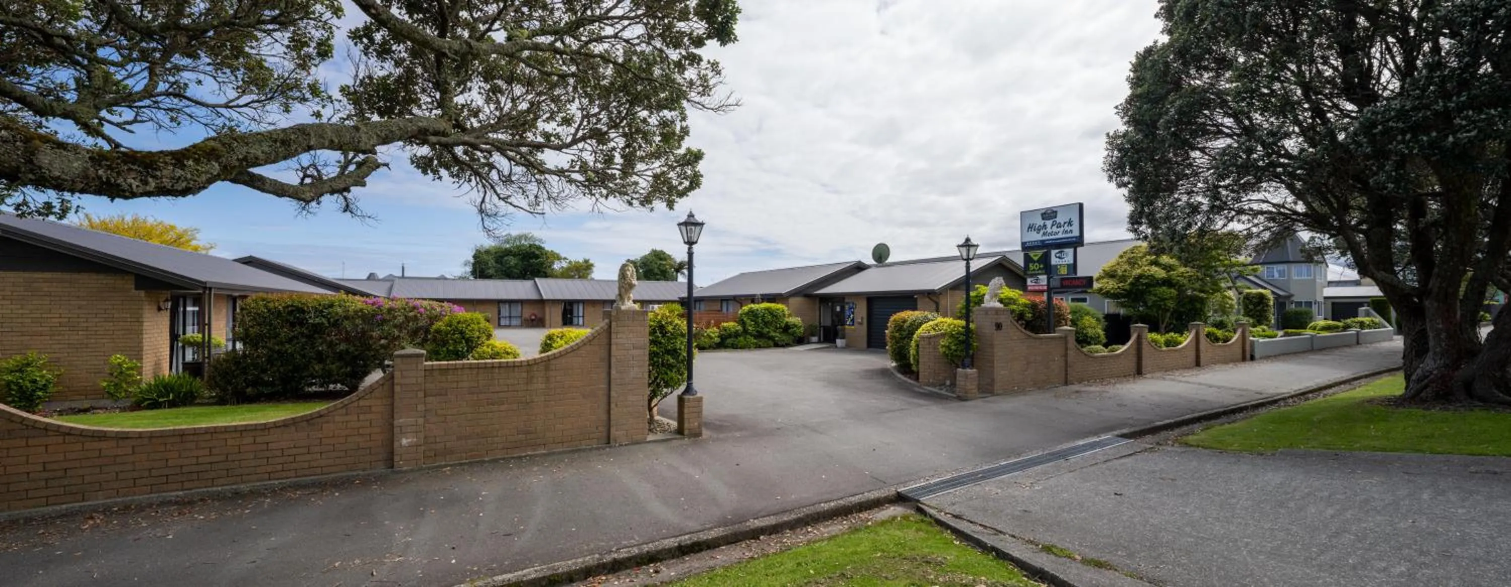 Street view in ASURE Highpark Motor Inn