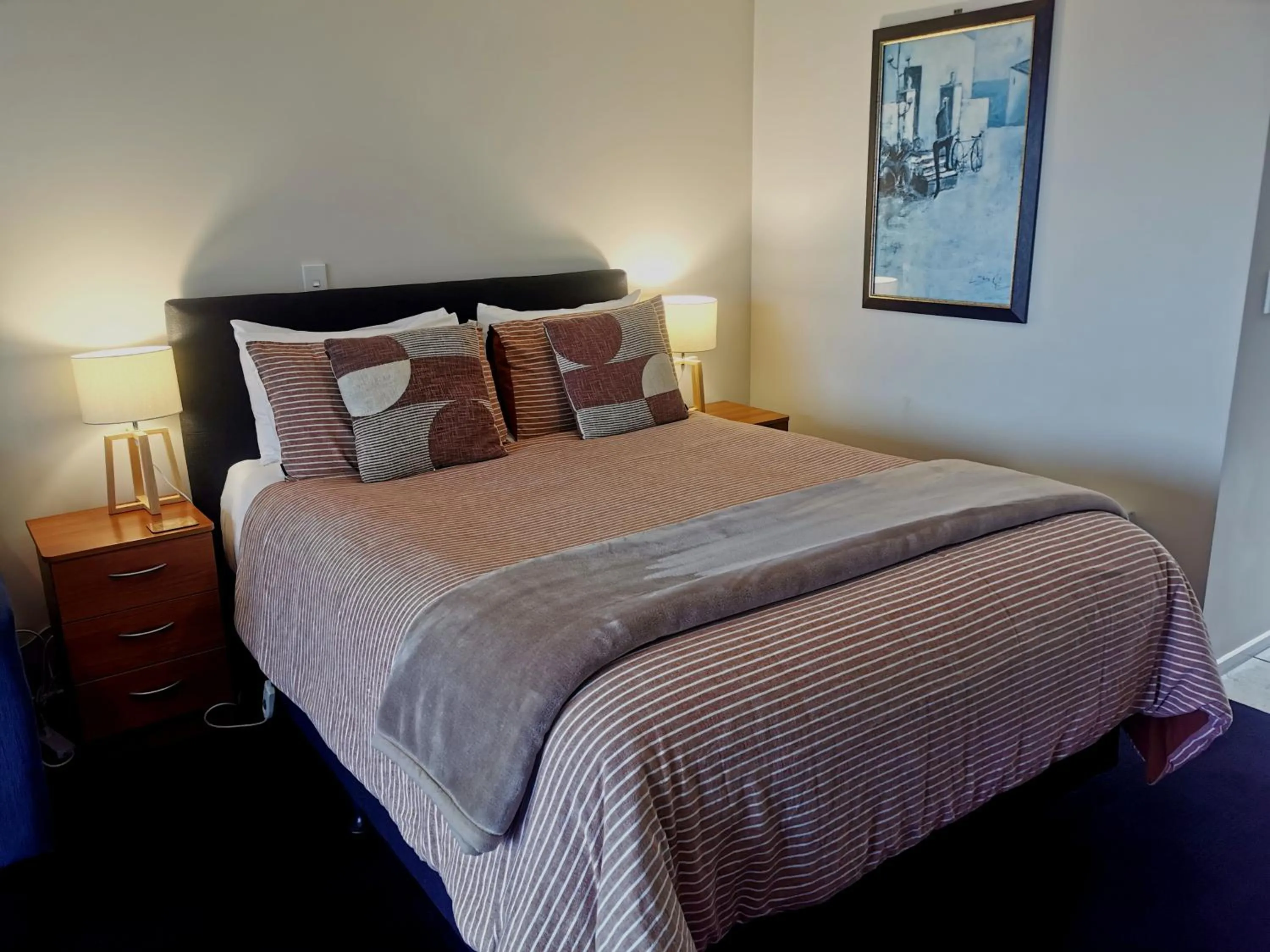 Bed in ASURE Ascot Motor Inn