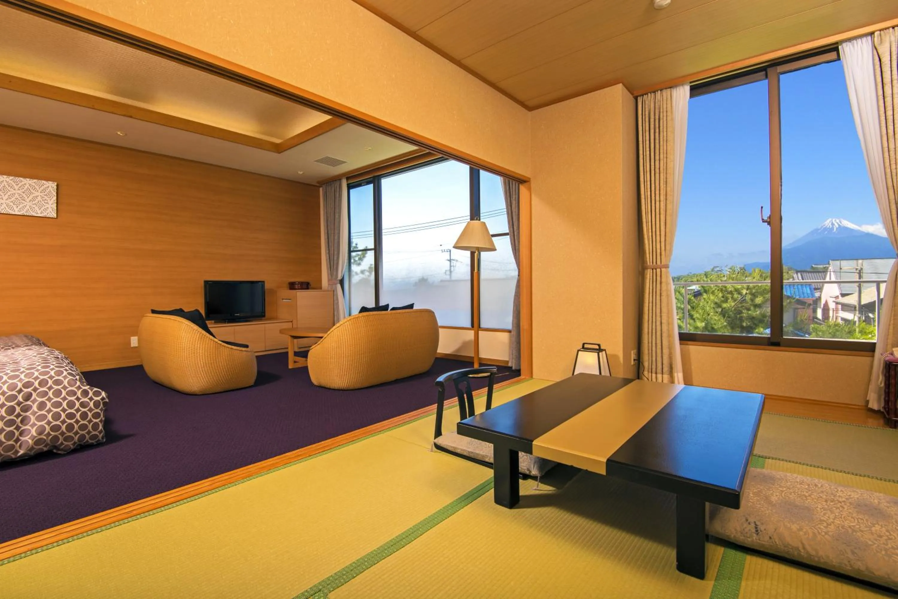 Photo of the whole room in KKR Numazu Hamayu