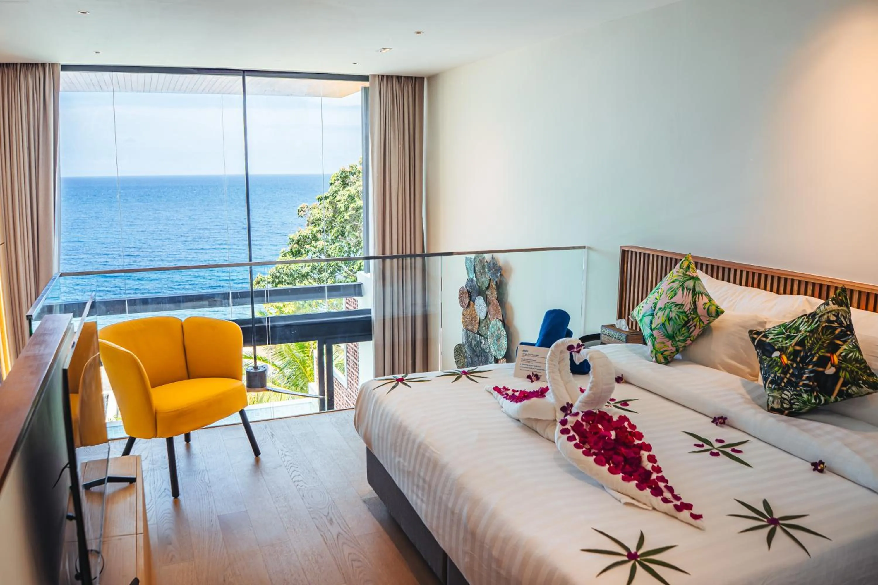 Bed in Jamahkiri Dive Resort & Spa