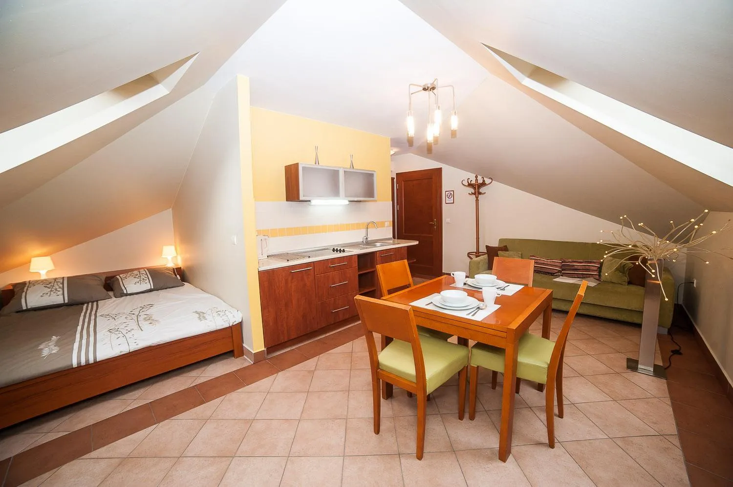 Photo of the whole room, Bed in Apartamenty Dom na Wzgórzu Gardenia