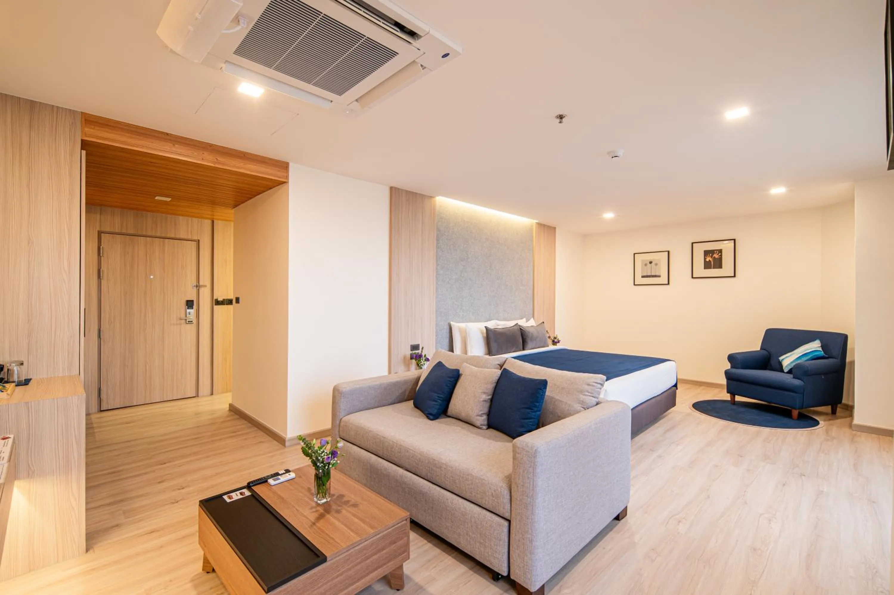 Bed in Sunbeam Hotel Pattaya