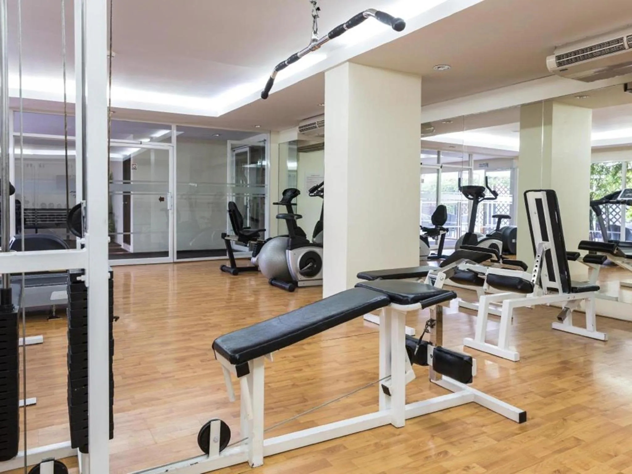 Fitness centre/facilities in Sunbeam Hotel Pattaya