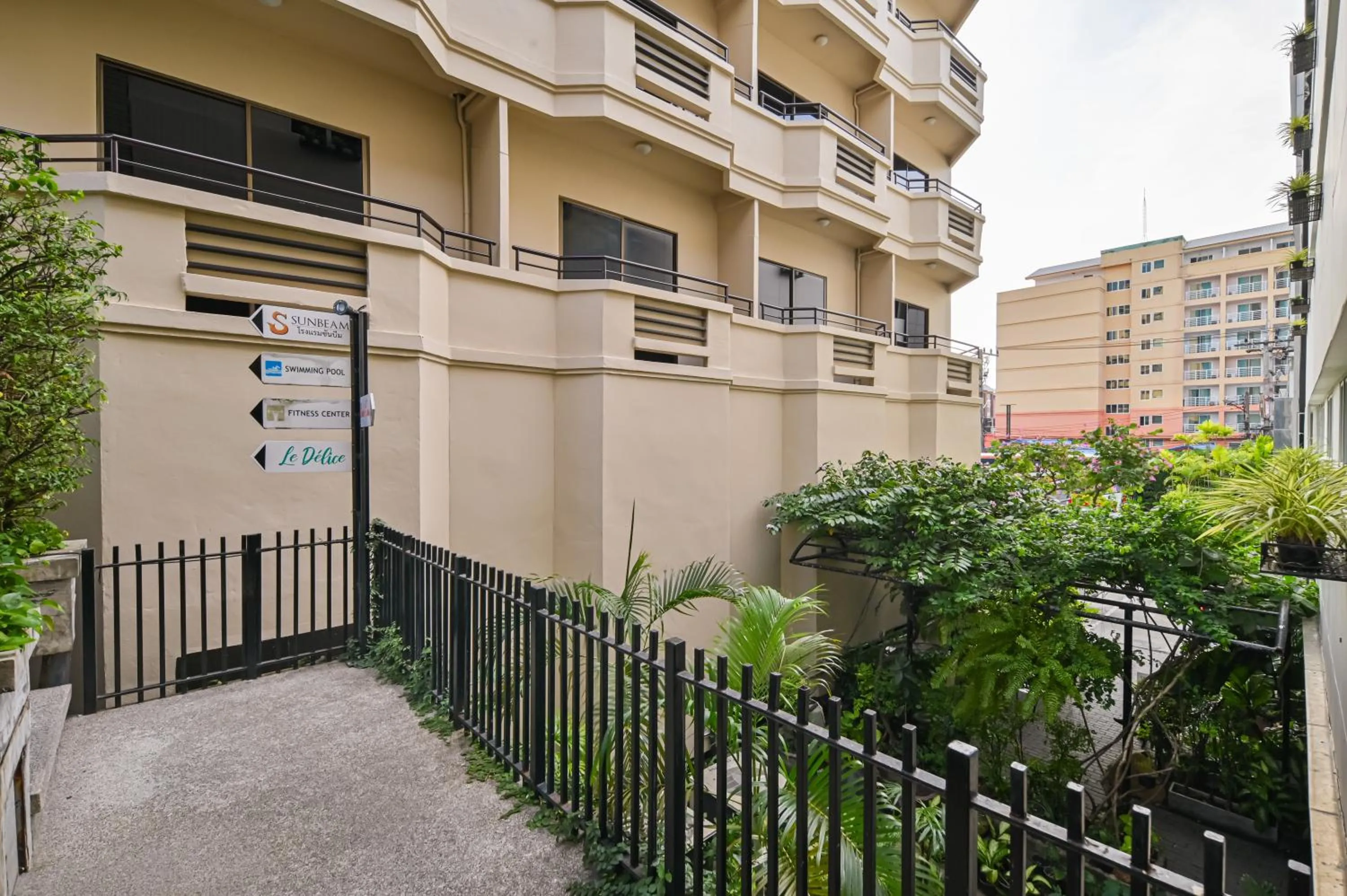 Area and facilities in Sunbeam Hotel Pattaya