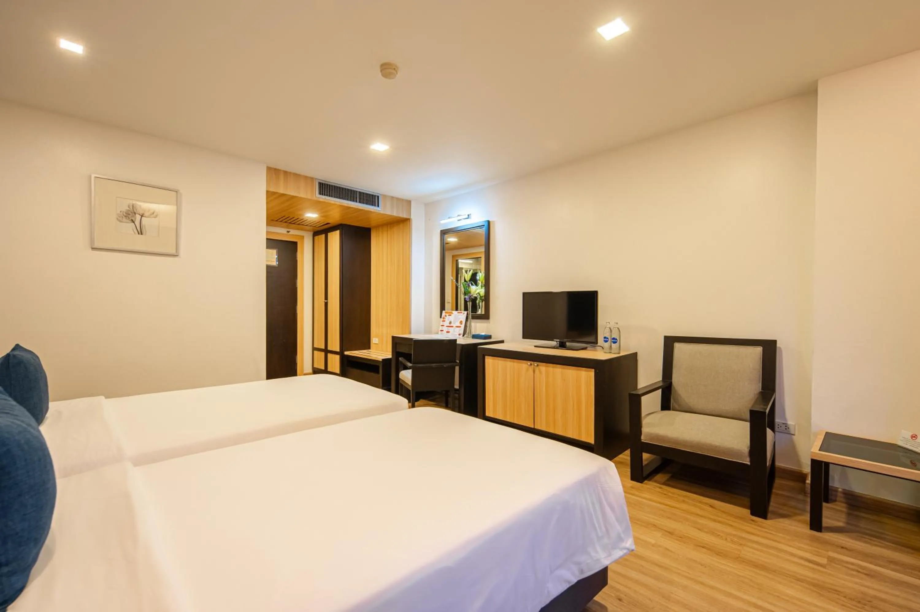 Bed in Sunbeam Hotel Pattaya