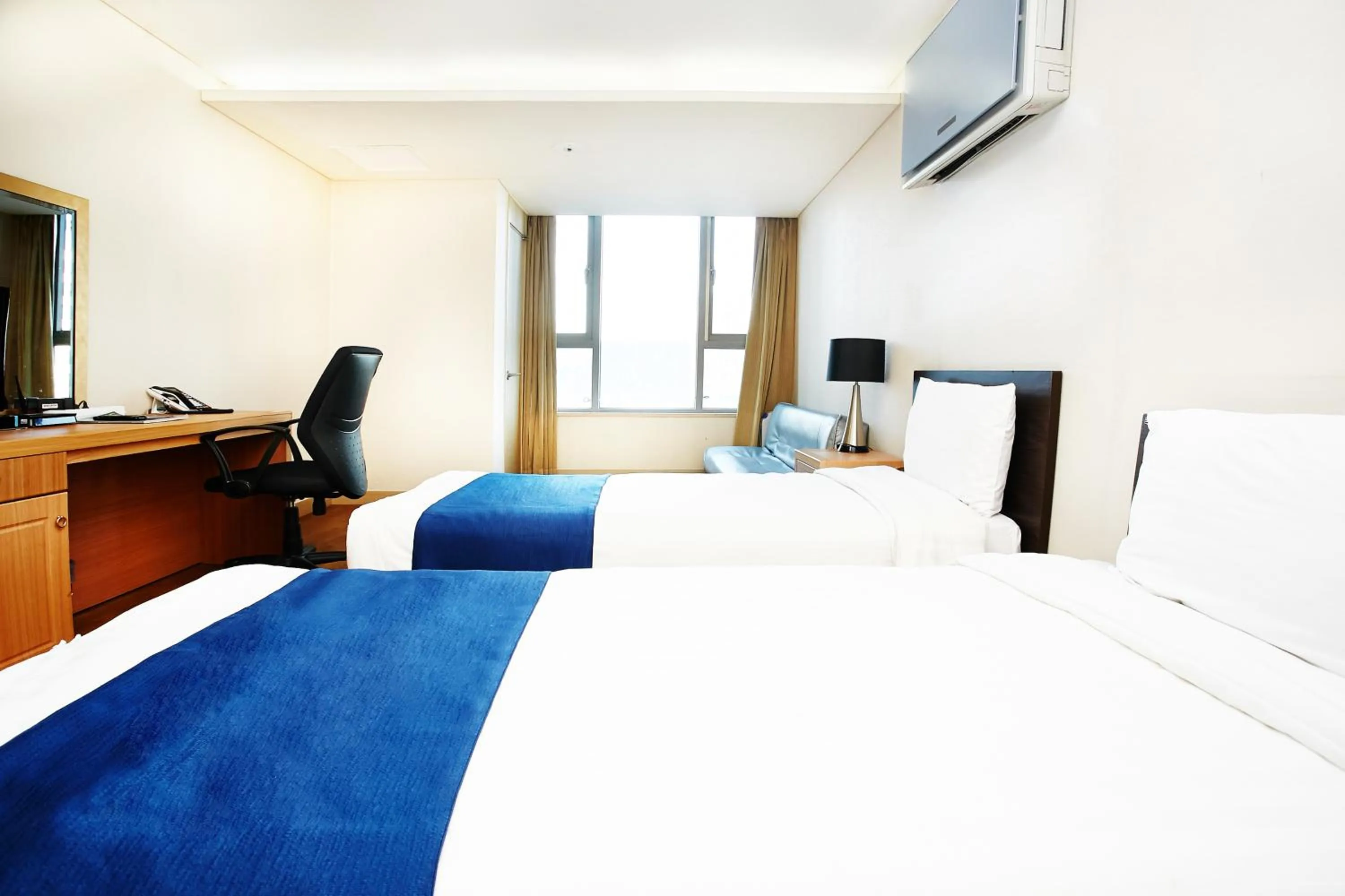 Bed in Hyundai Residence