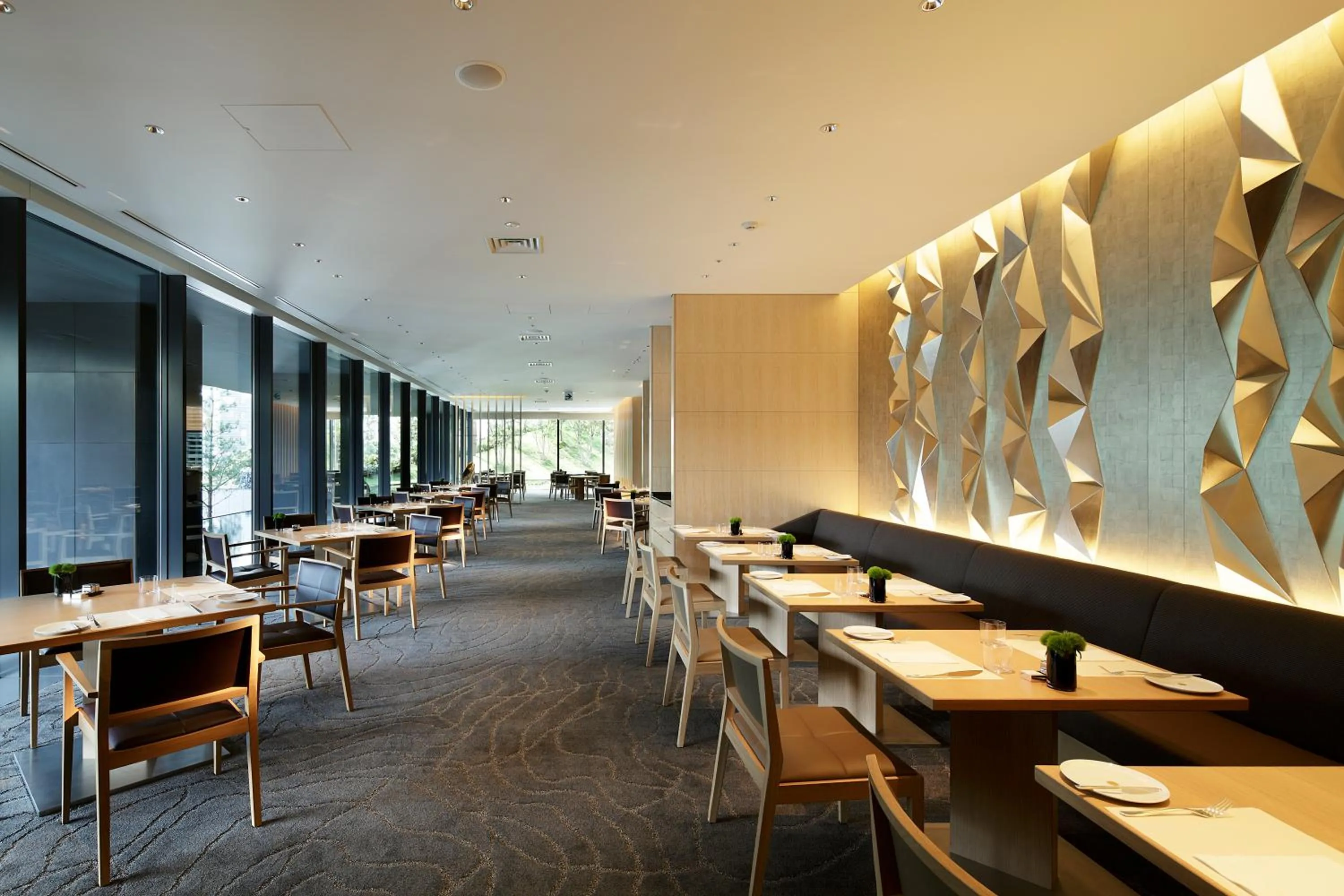 Restaurant/places to eat in The Capitol Hotel Tokyu