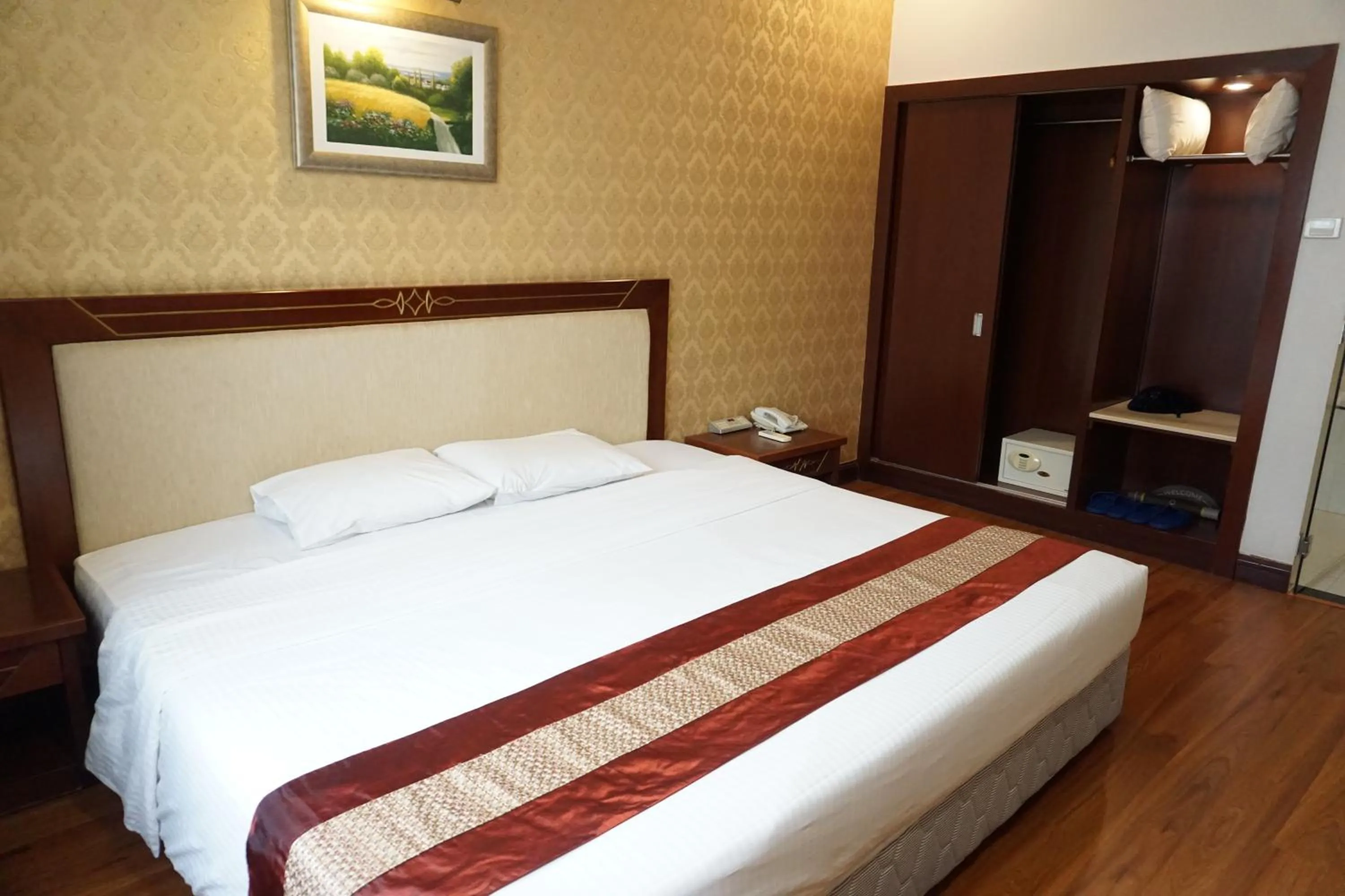 Bed in Dong Khanh Hotel