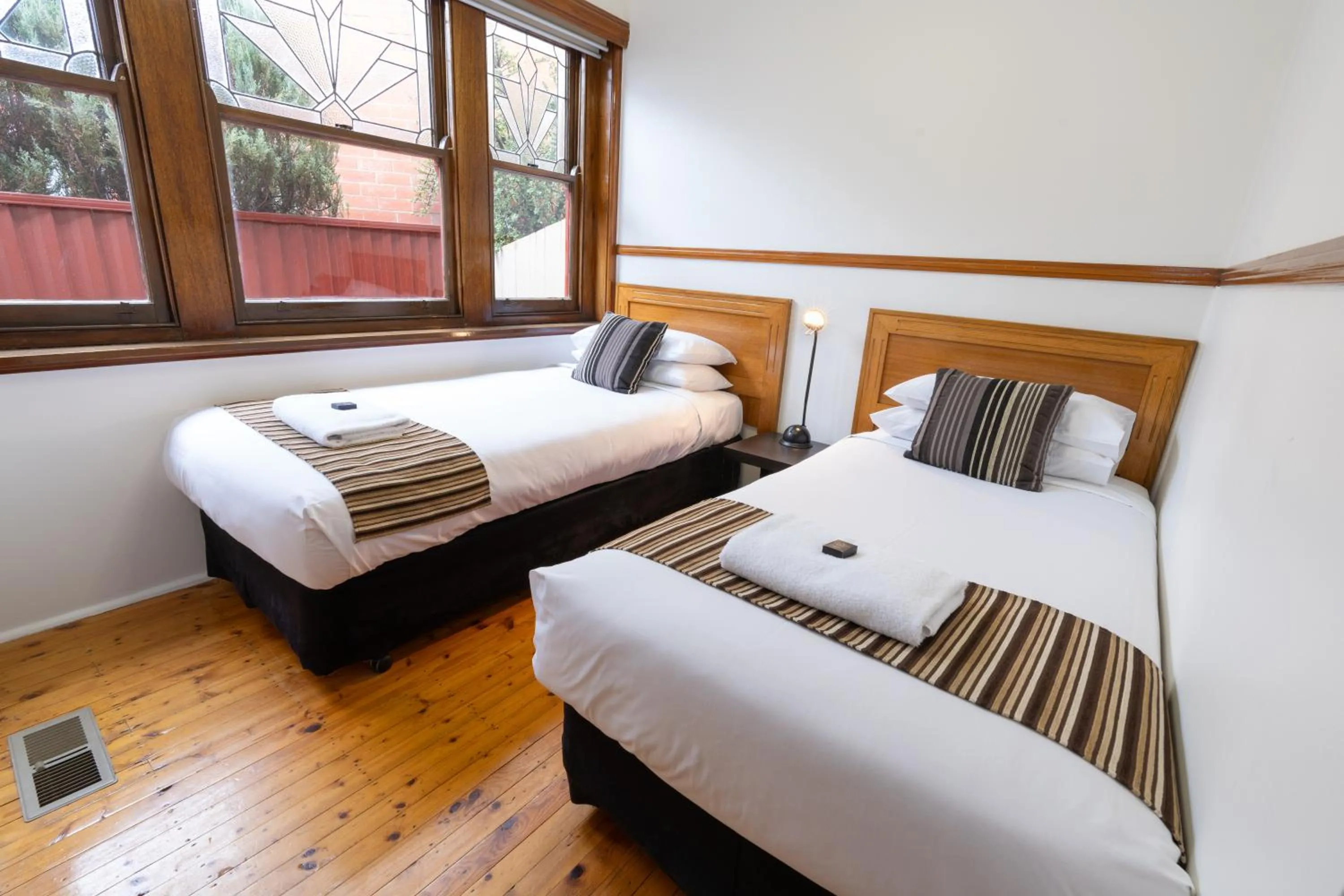 Bed in Sovereign Park Motor Inn