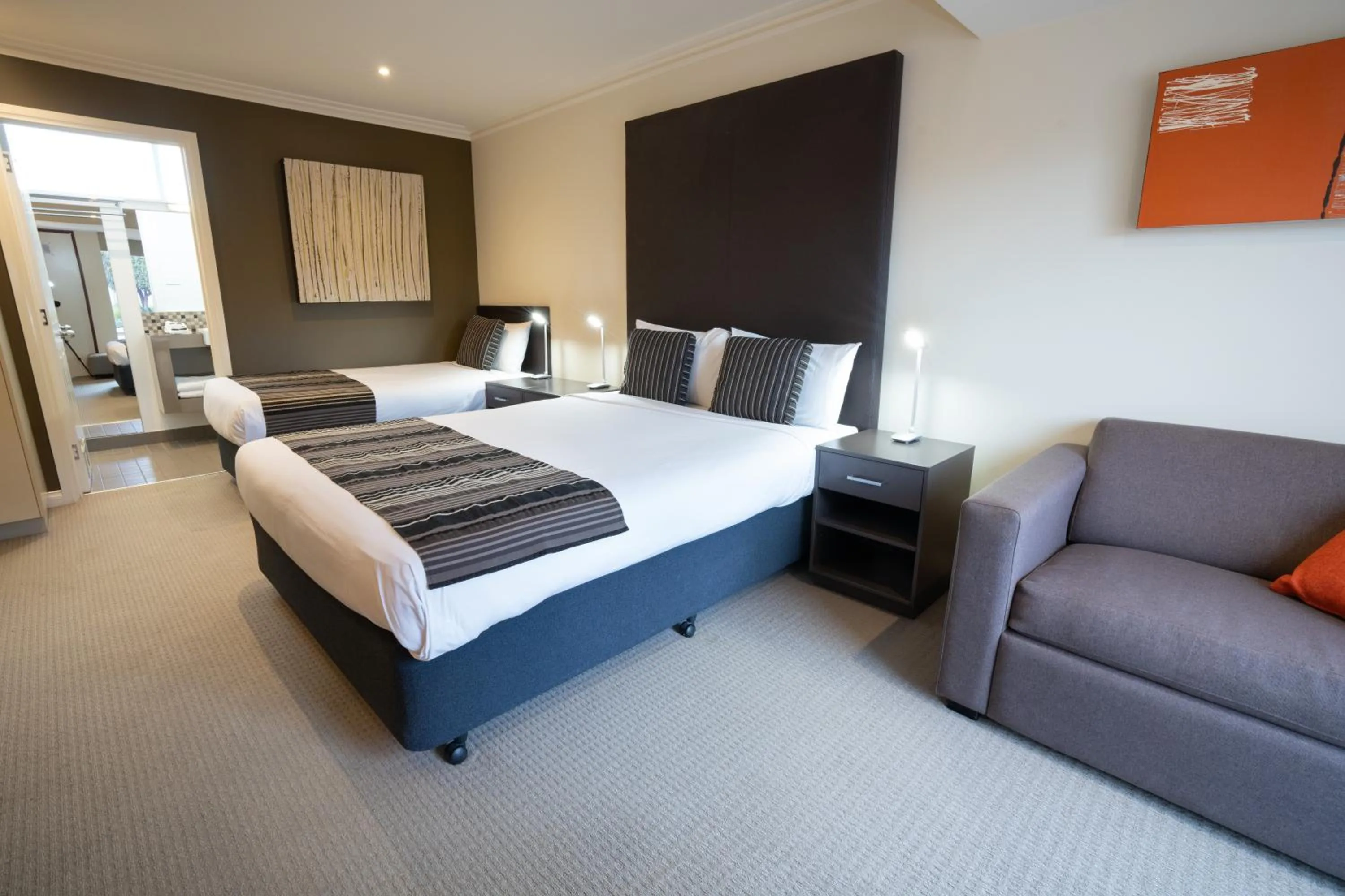 Bed in Sovereign Park Motor Inn