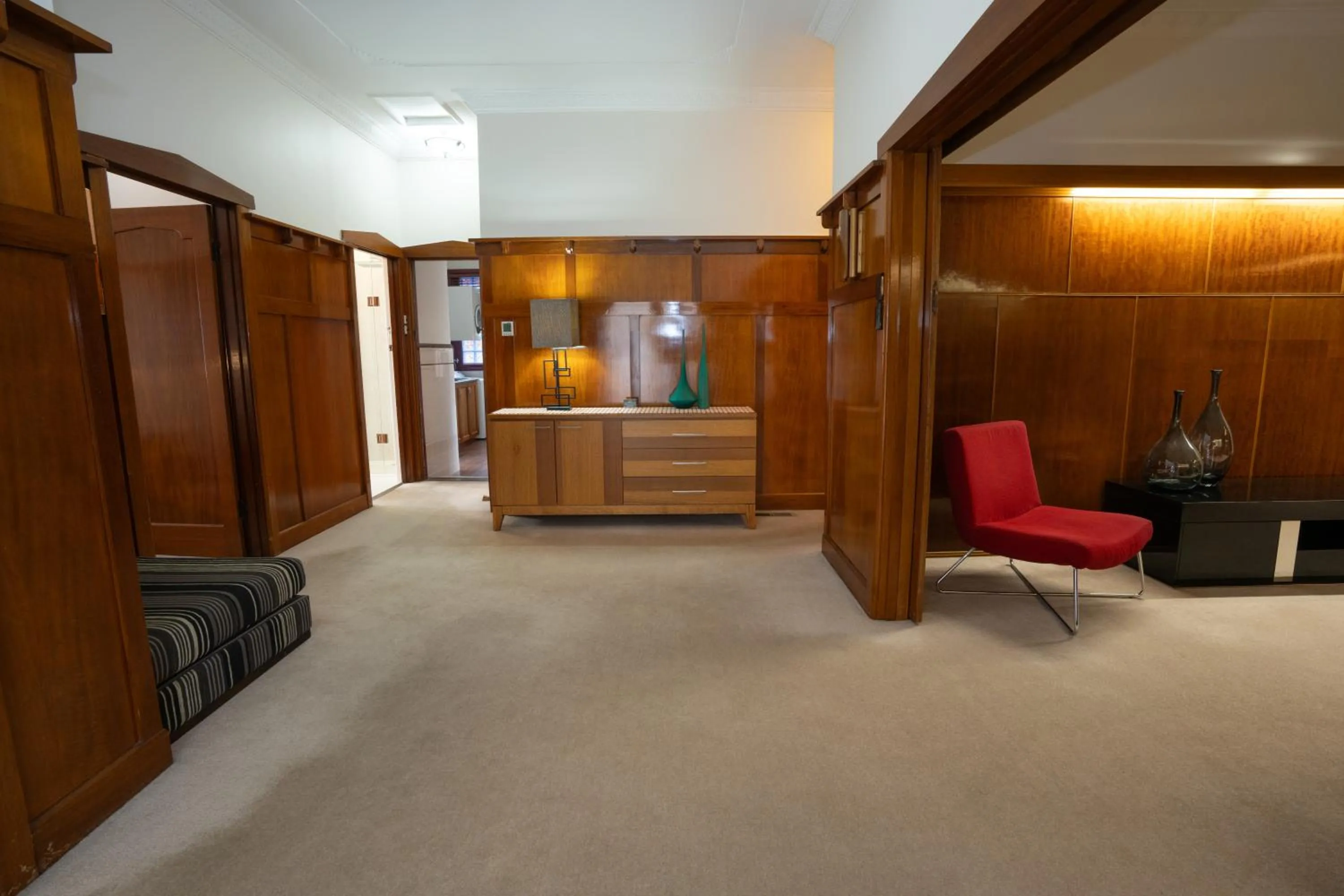 Living room in Sovereign Park Motor Inn