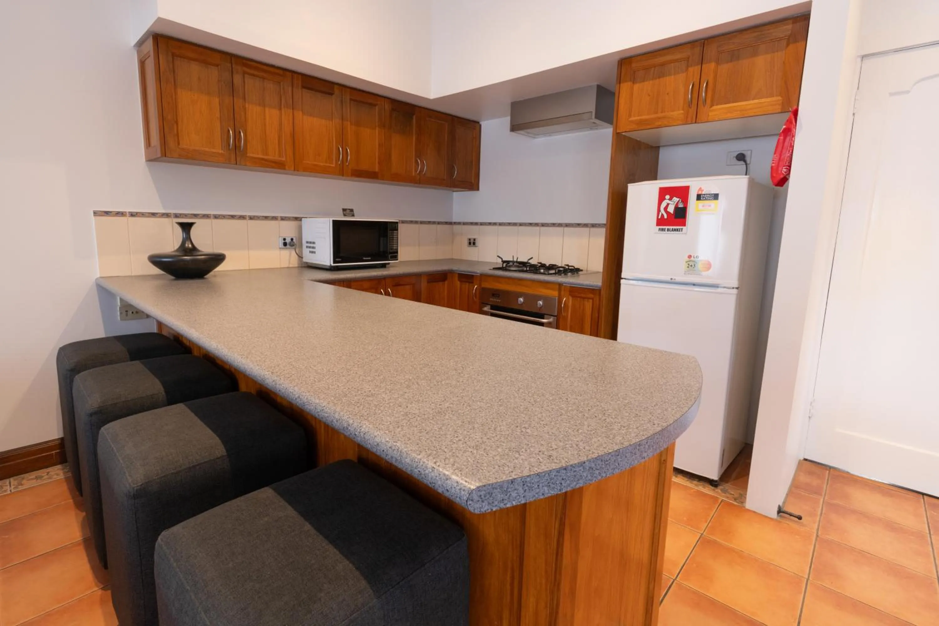 Kitchen or kitchenette in Sovereign Park Motor Inn