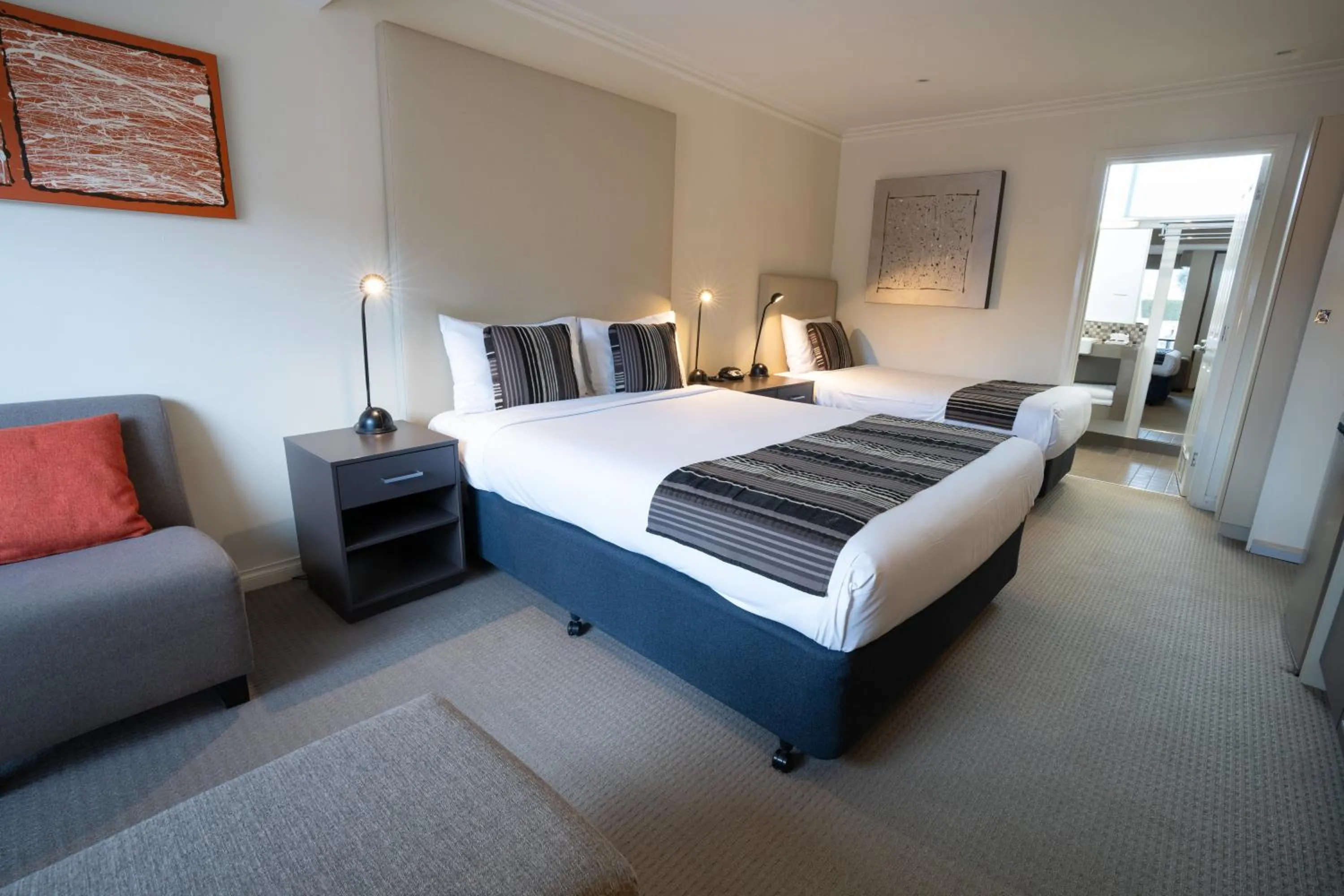 Bed in Sovereign Park Motor Inn