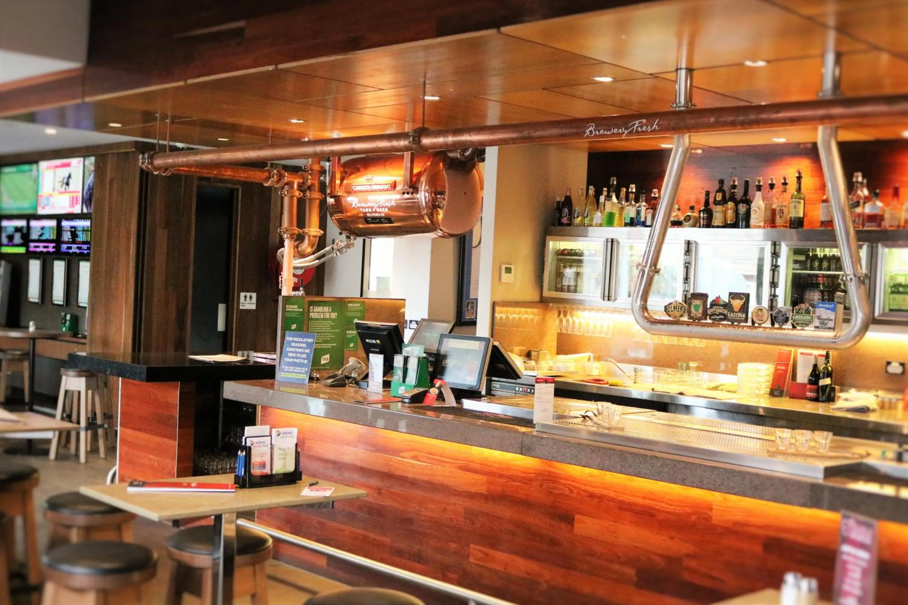 Restaurant/places to eat in Sovereign Park Motor Inn