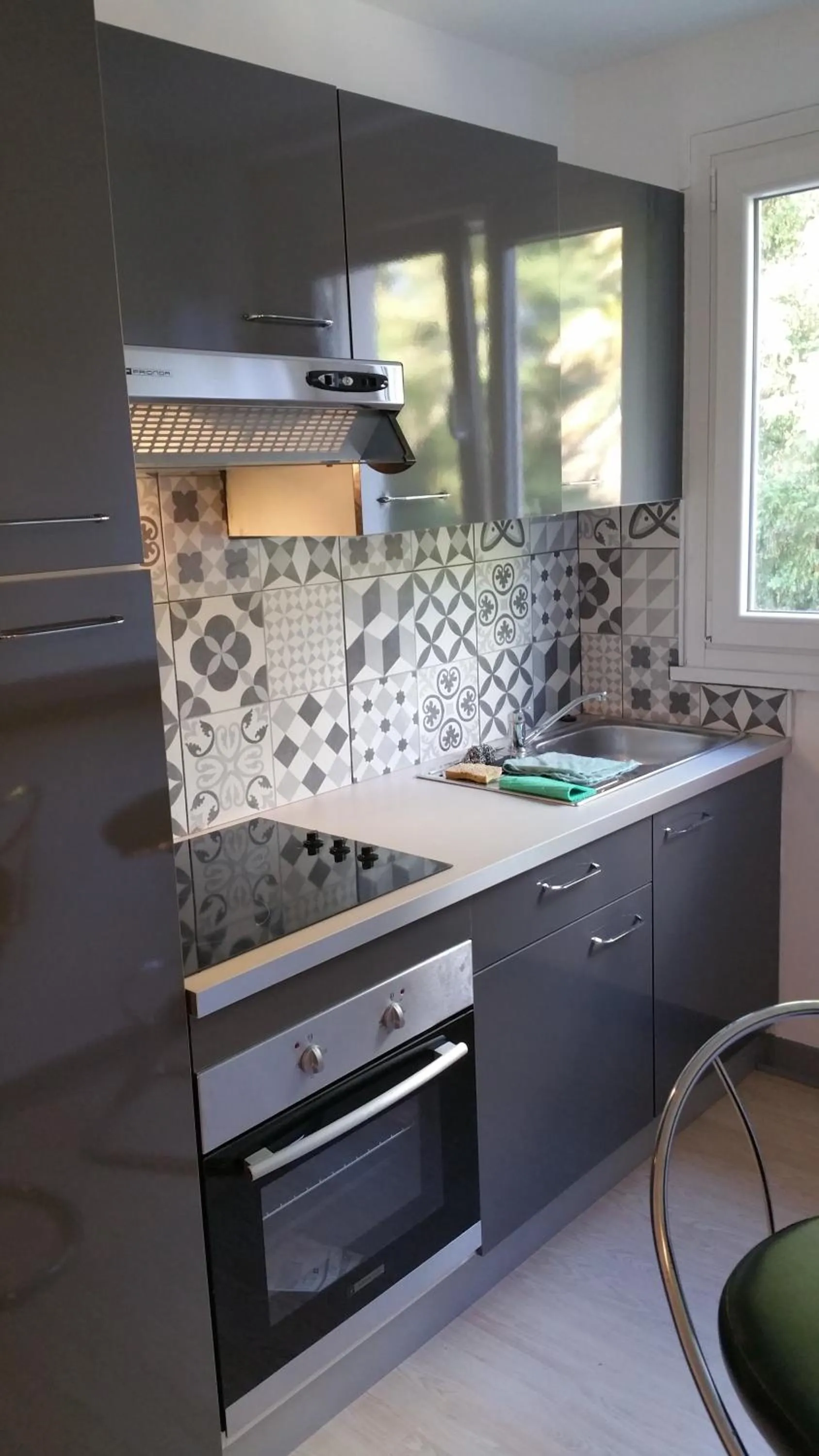 Kitchen or kitchenette in Meung sur Loire sur la route des Châteaux