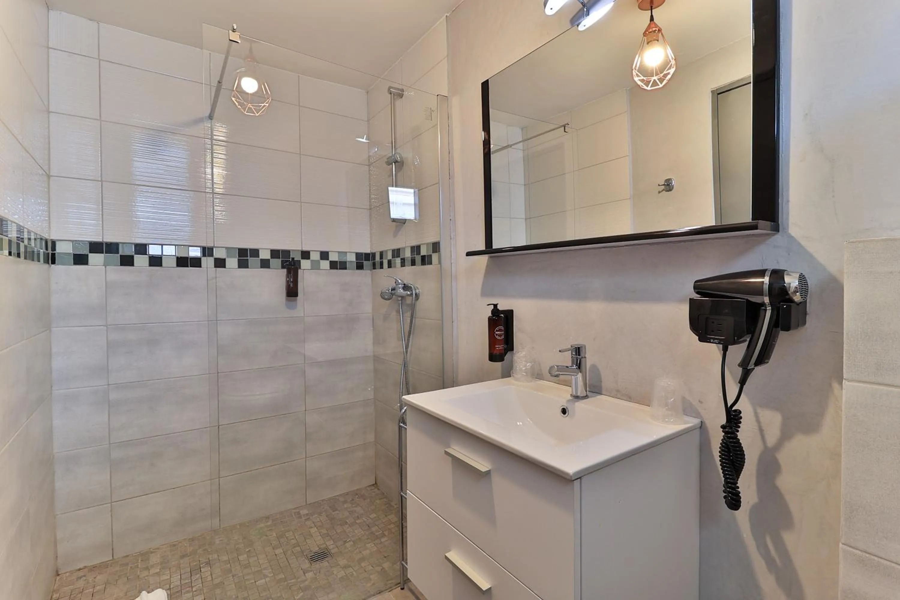 Logis Hotel Perla Riviera & Restaurant