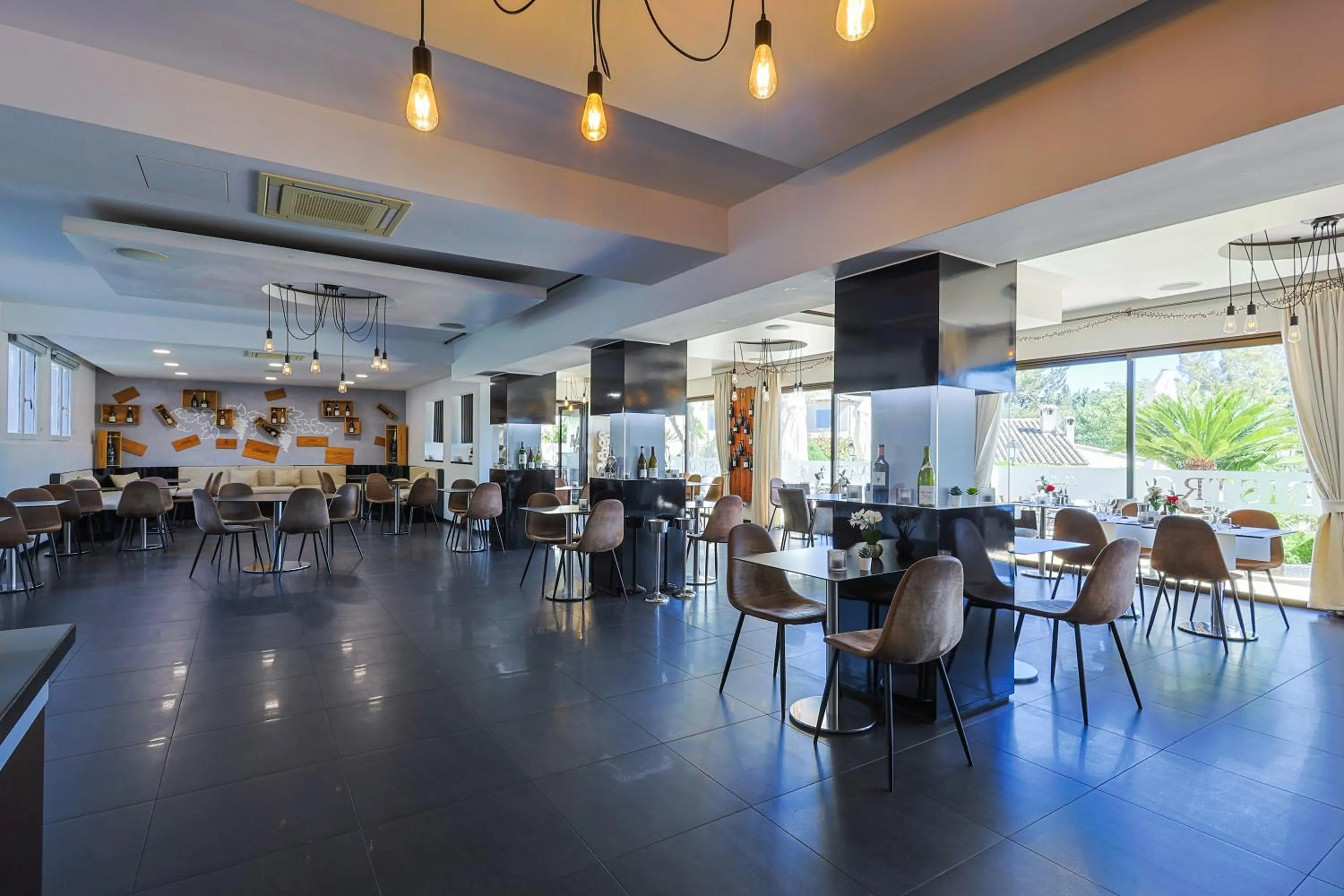 Logis Hotel Perla Riviera & Restaurant