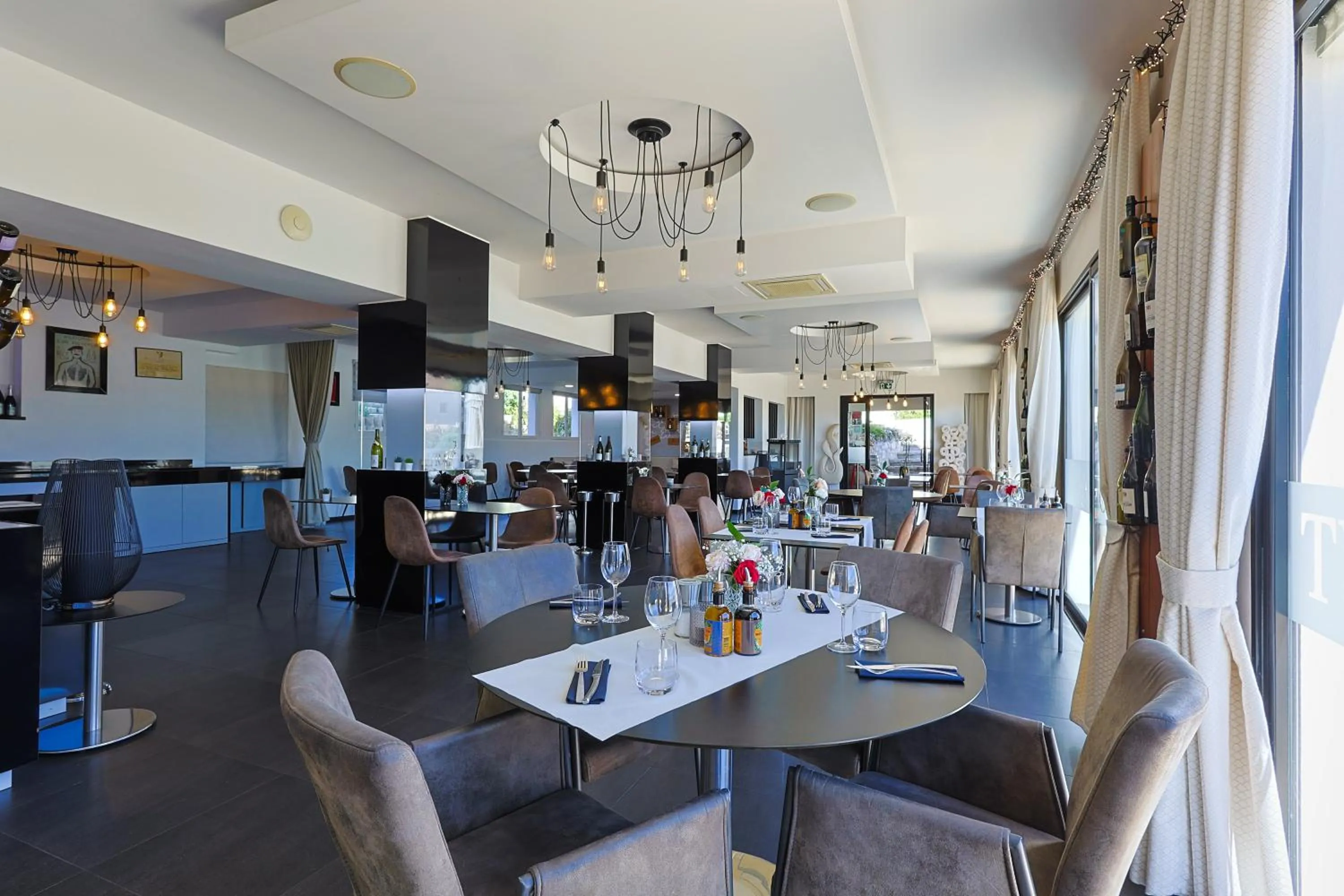Logis Hotel Perla Riviera & Restaurant