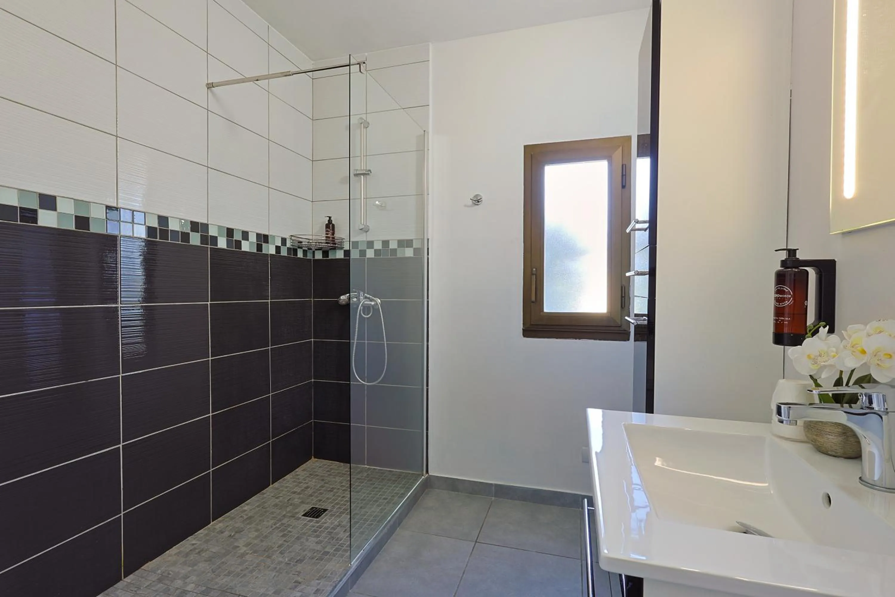 Logis Hotel Perla Riviera & Restaurant