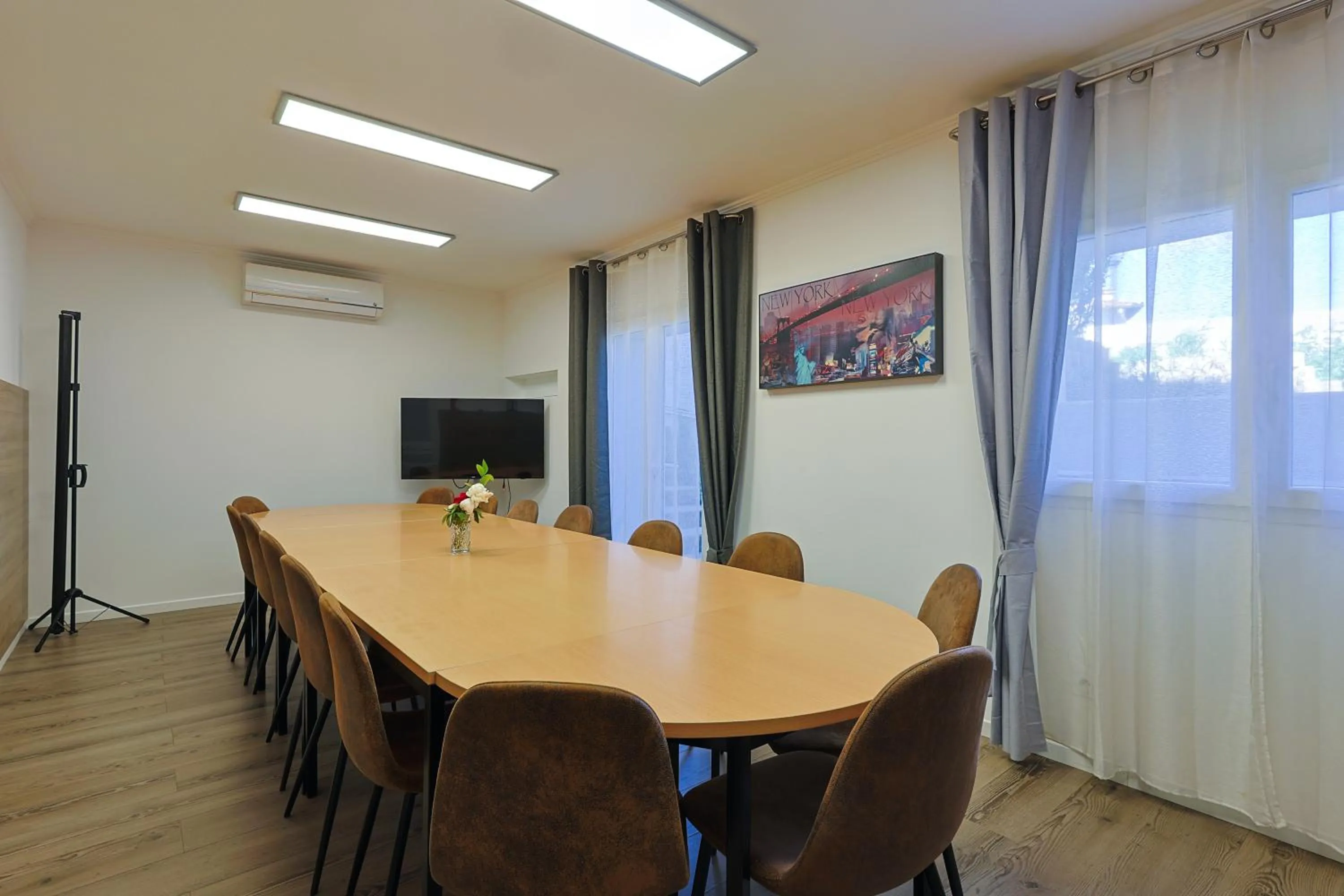 Meeting/conference room in Logis Hotel Perla Riviera & Restaurant