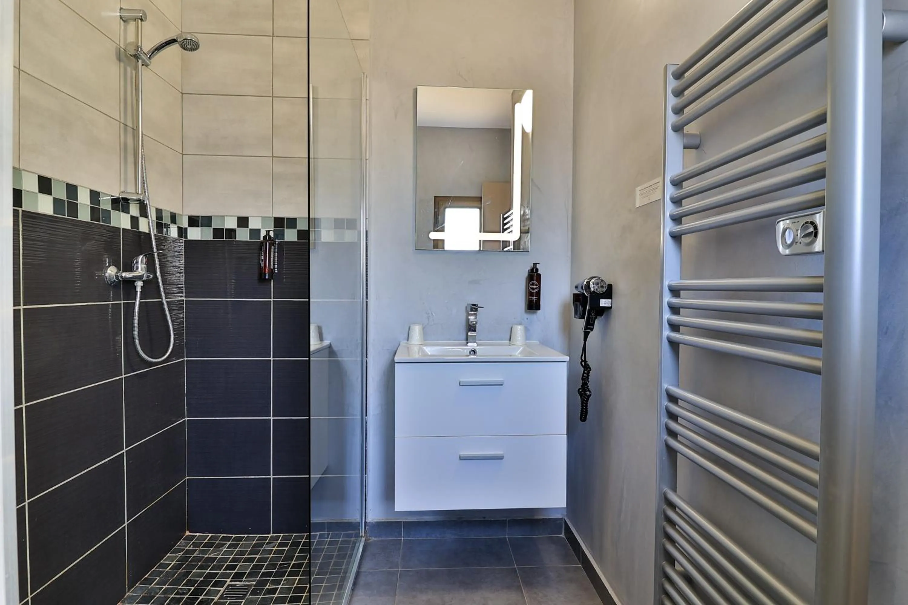 Logis Hotel Perla Riviera & Restaurant