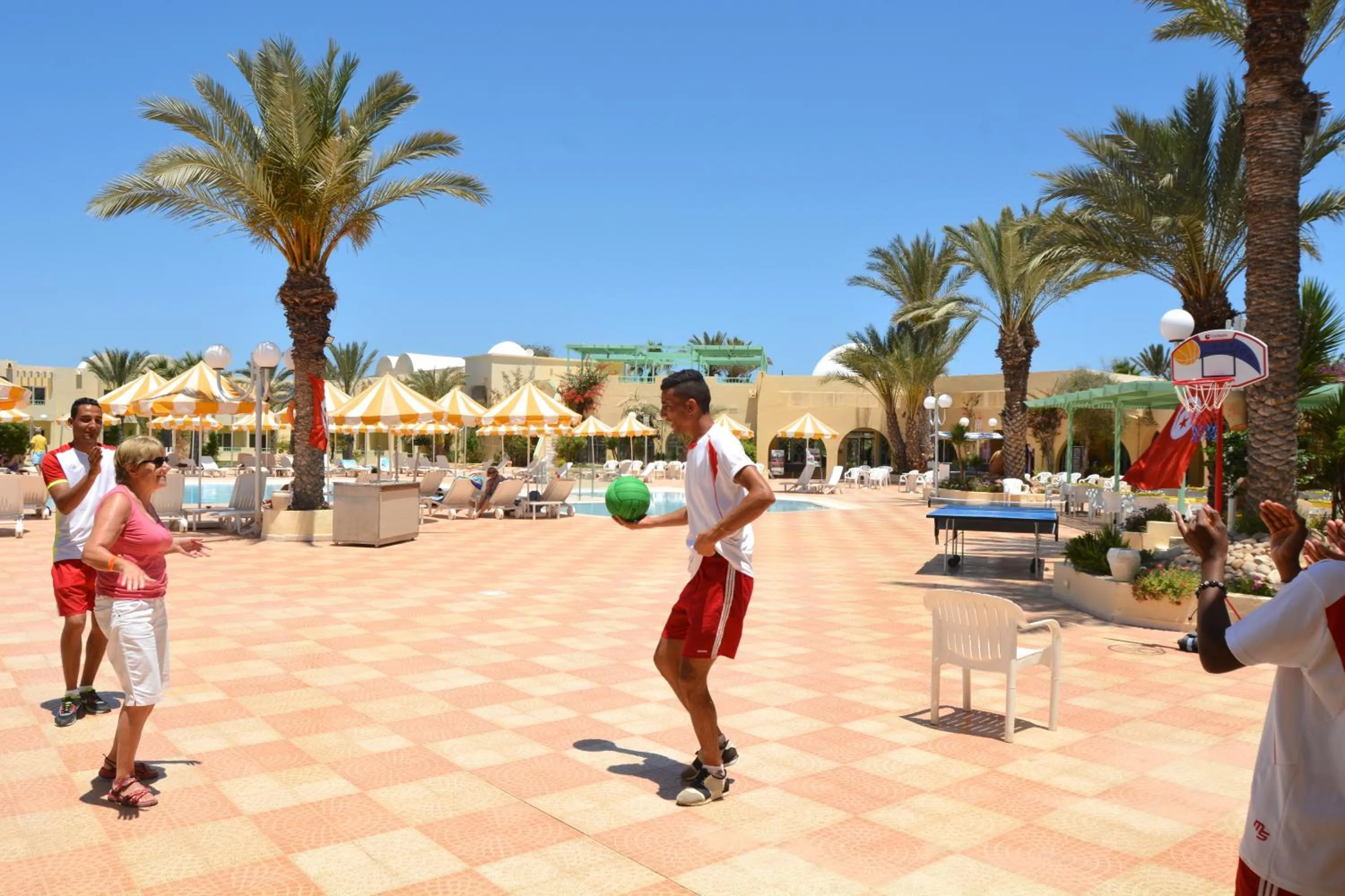 Sports in Hotel Venice Beach- Families and Couples Only