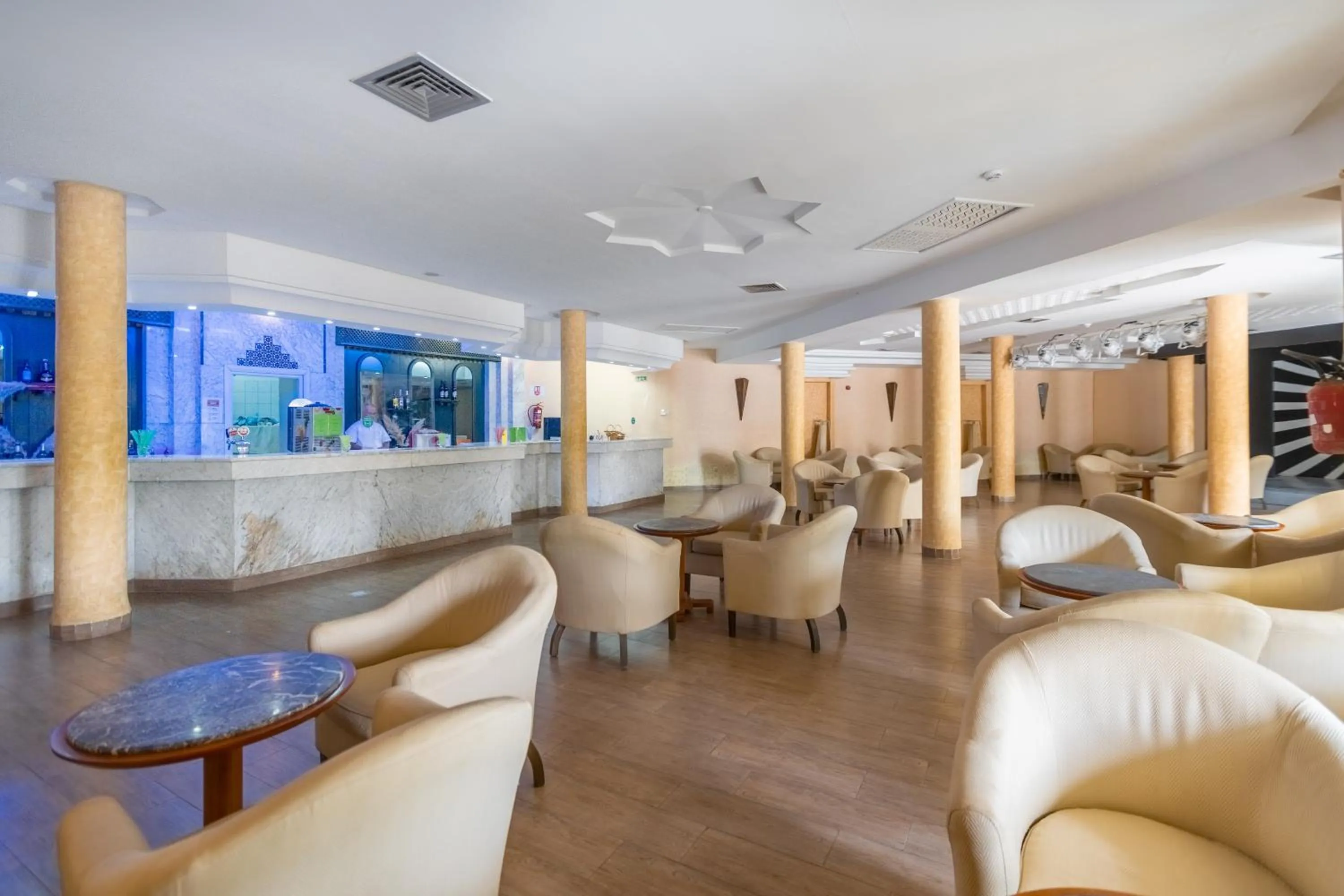 Seating area in Hotel Venice Beach- Families and Couples Only