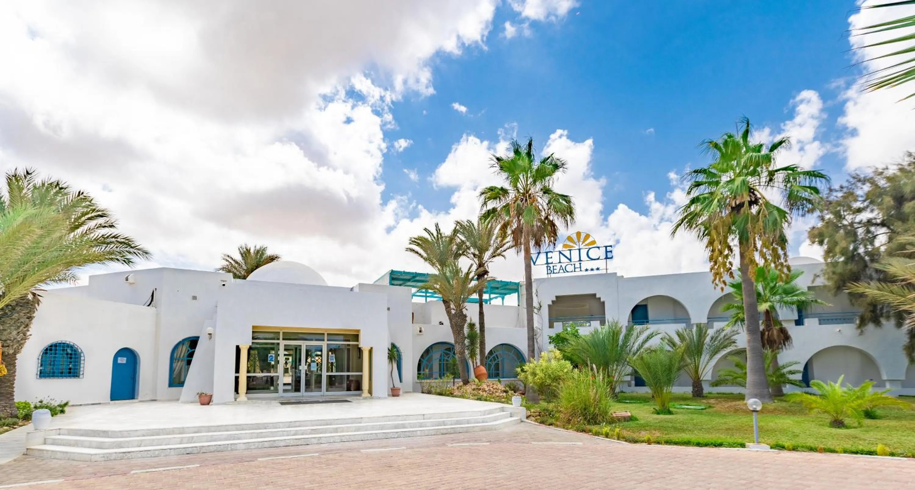 Facade/entrance in Hotel Venice Beach- Families and Couples Only