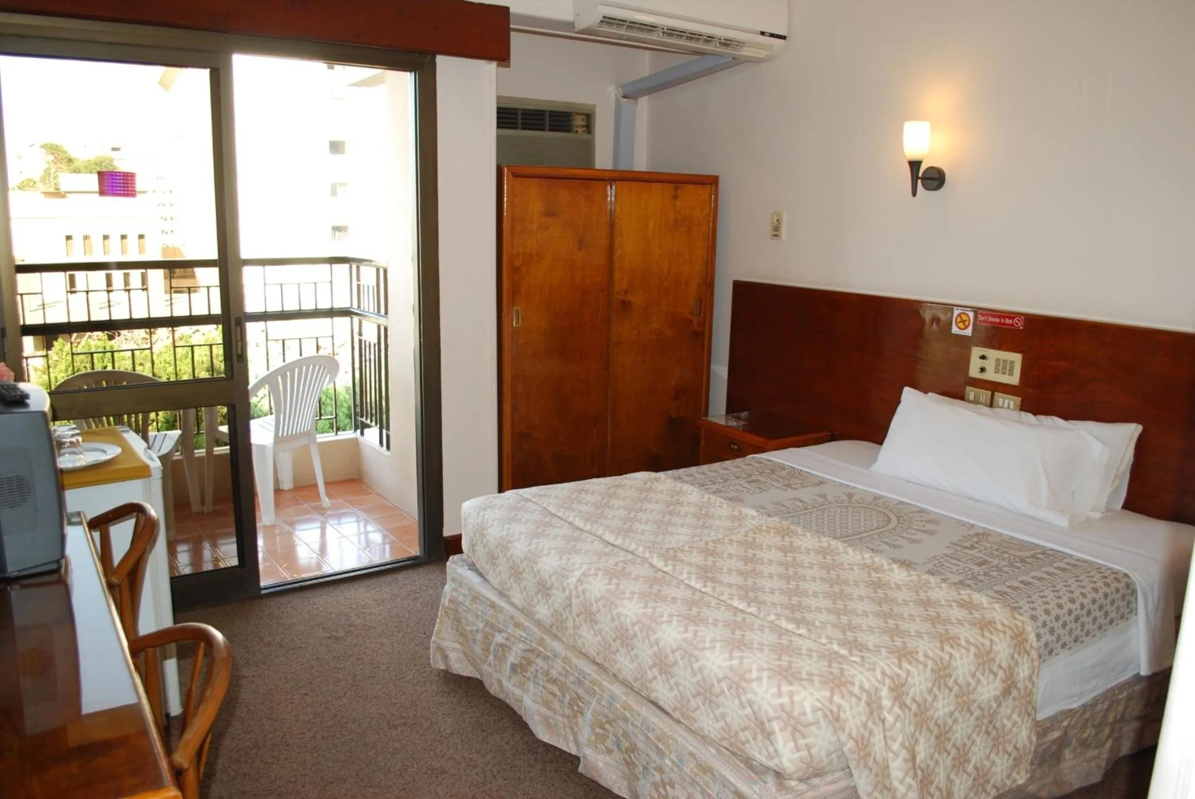 Bedroom, Bed in St.Joseph Hotel