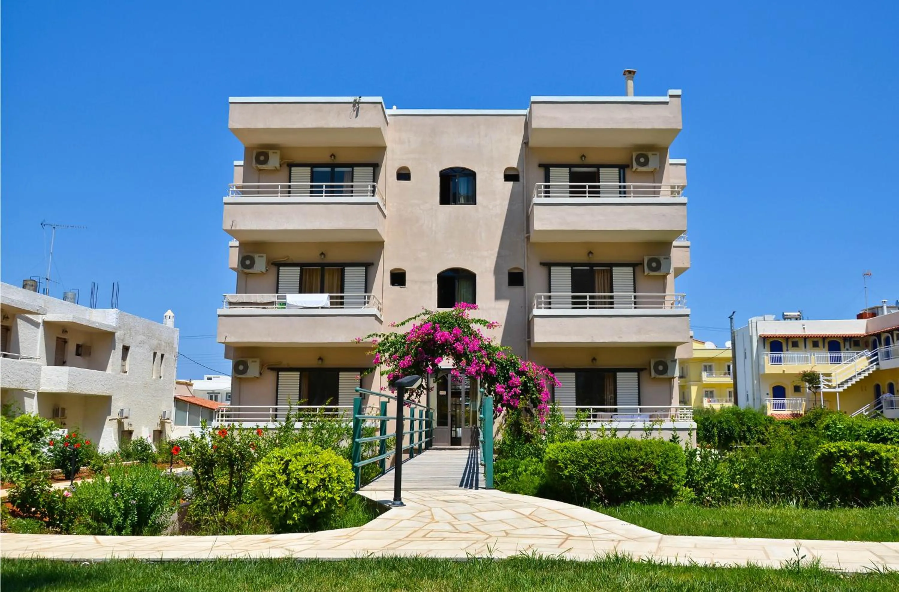 Facade/entrance in Niko Elen, Adults Only