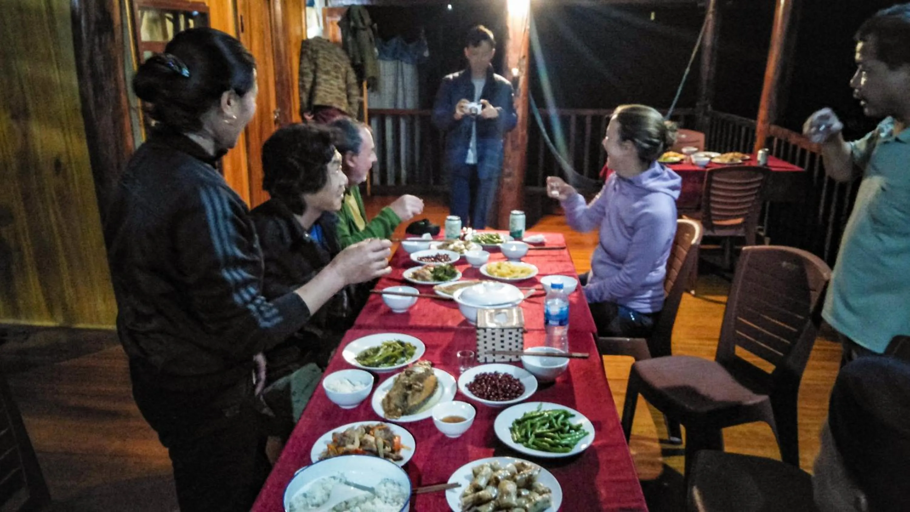 Ba Be lake-Huyền Hào Homestay