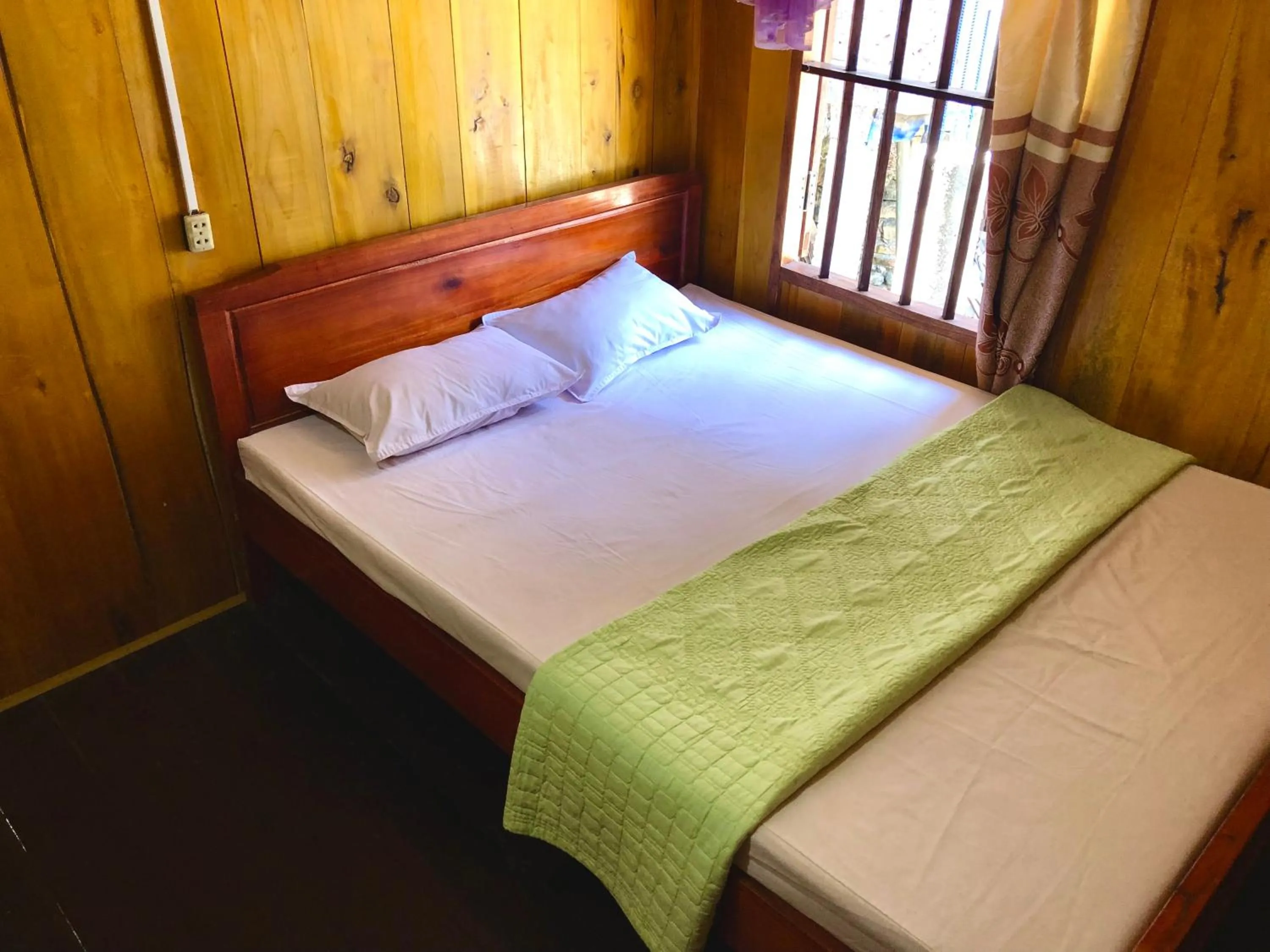 Bed in Ba Be lake-Huyền Hào Homestay