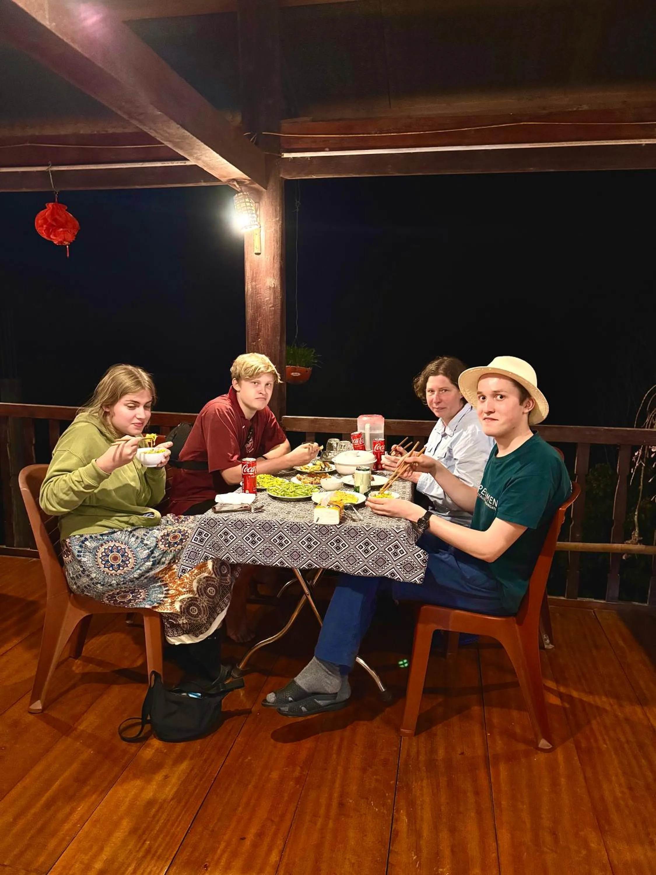 Ba Be lake-Huyền Hào Homestay