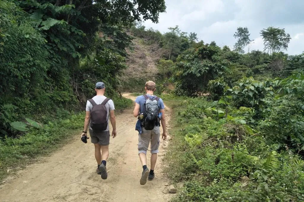 Ba Be lake-Huyền Hào Homestay