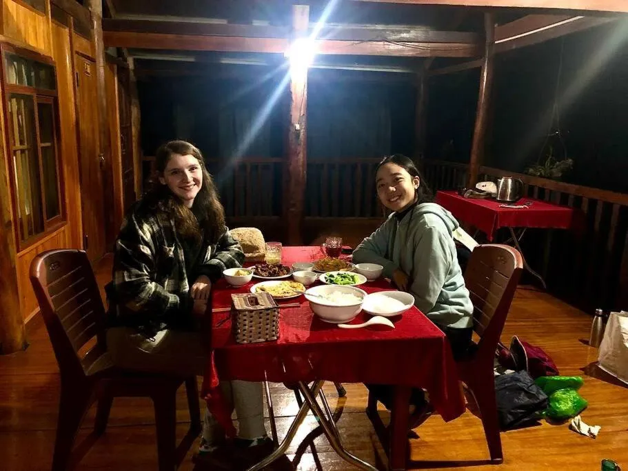 Ba Be lake-Huyền Hào Homestay