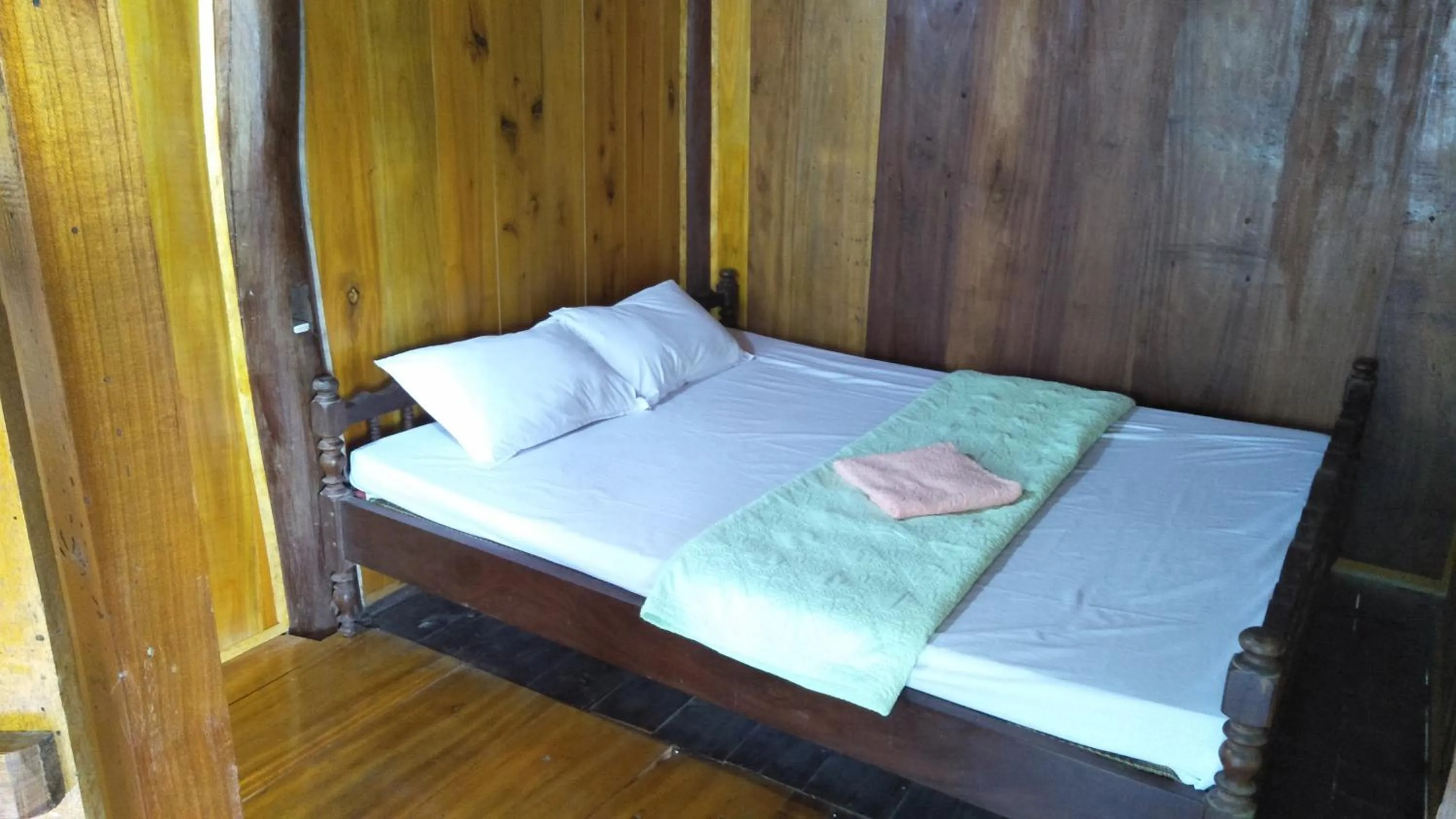 Bed in Ba Be lake-Huyền Hào Homestay