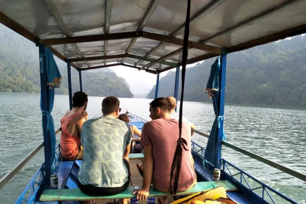 Ba Be lake-Huyền Hào Homestay