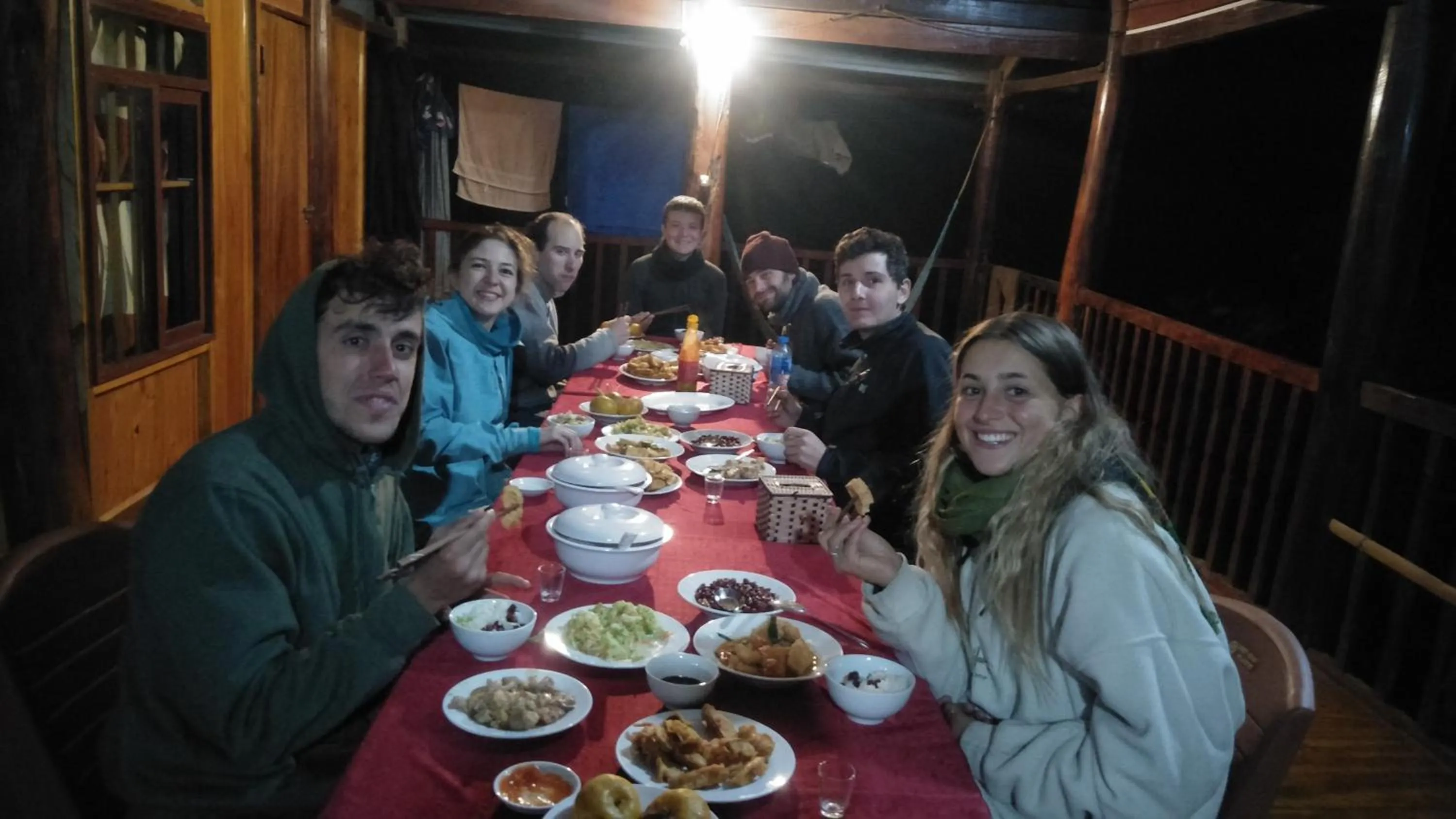 Ba Be lake-Huyền Hào Homestay