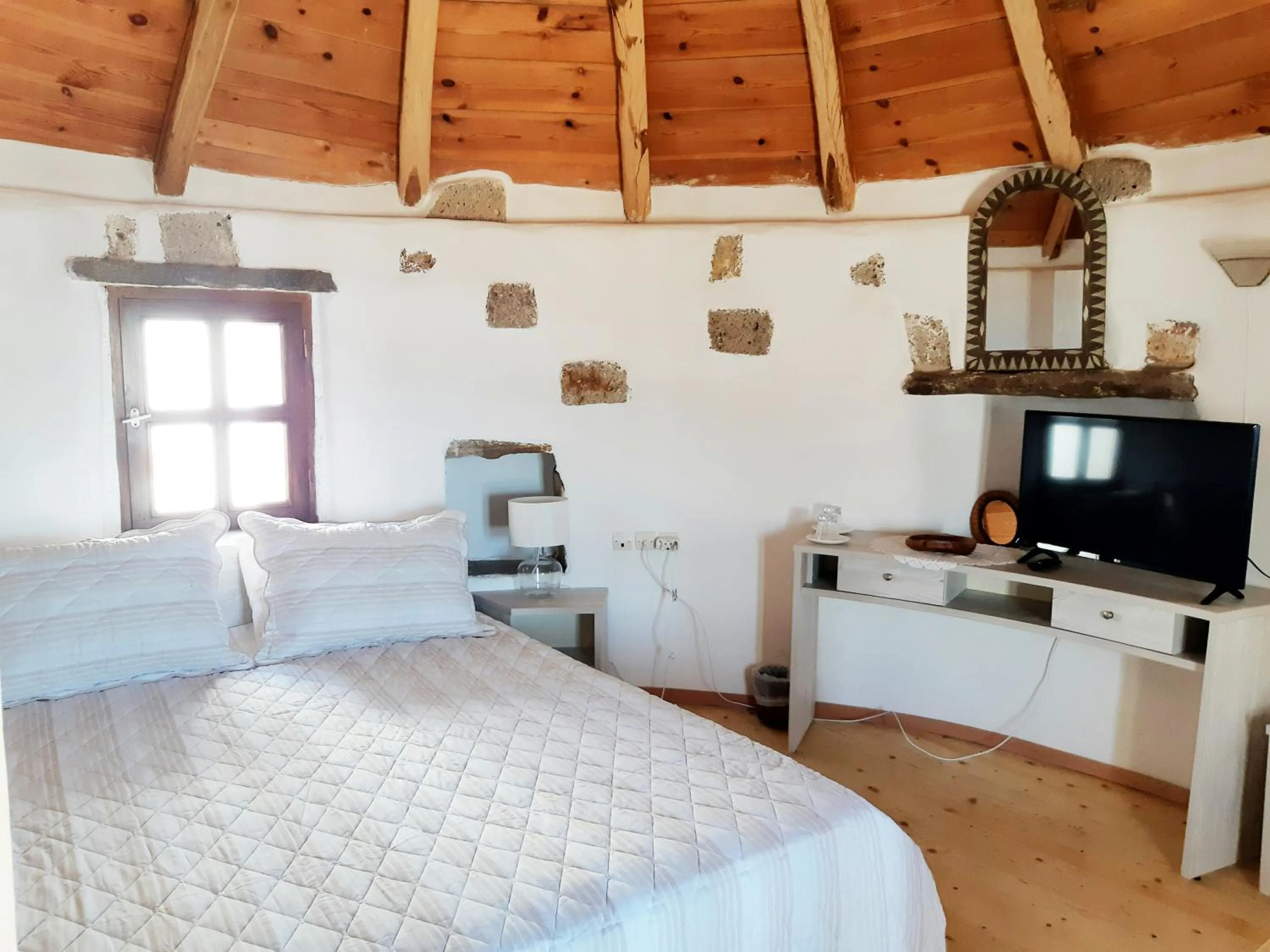 Bedroom, Bed in Fotilia Hotel